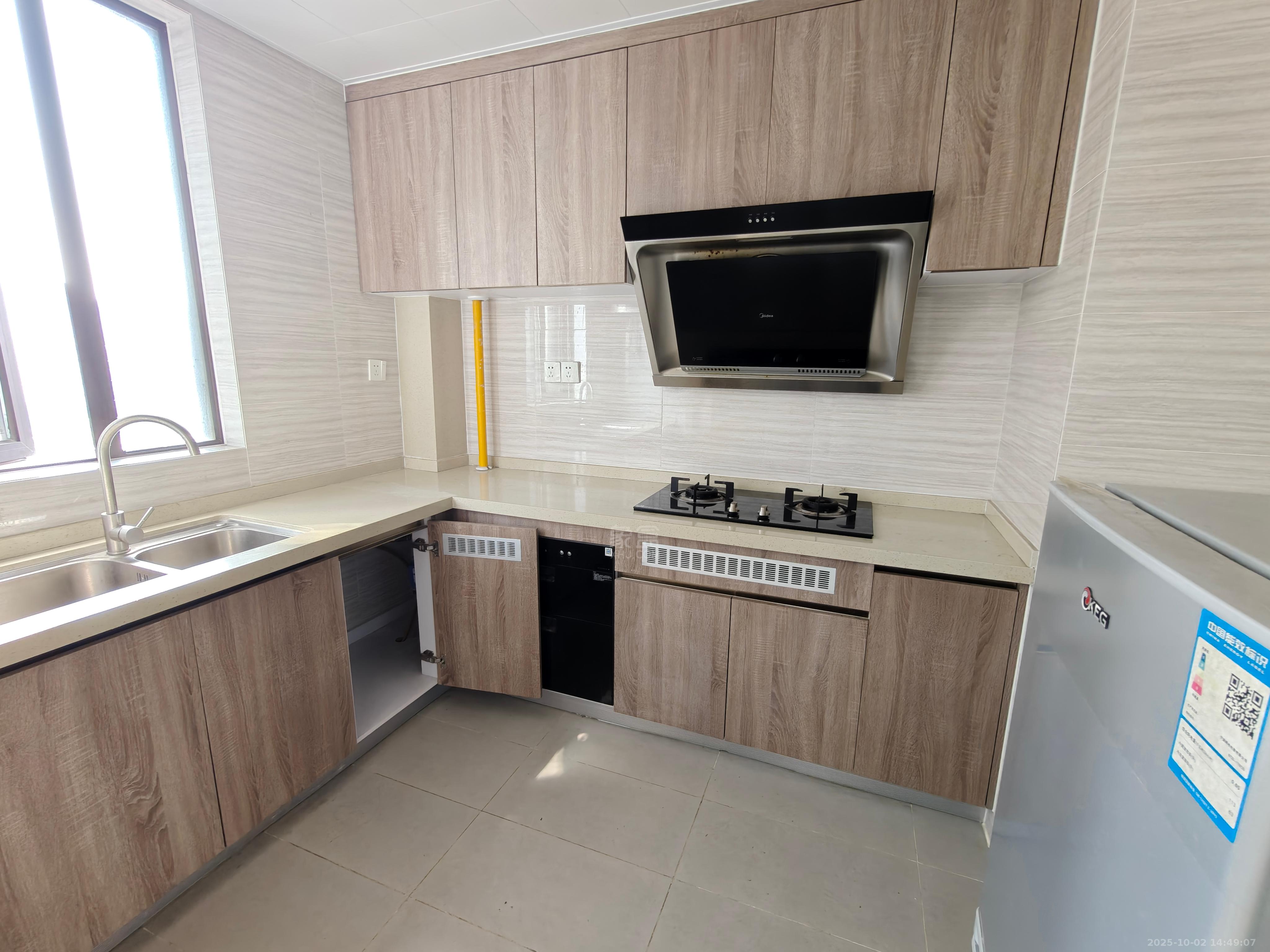 蓝溪谷 3室2厅2卫 2000.0元/月 蓝溪谷 3室2厅2卫 2000.0元/月室内图