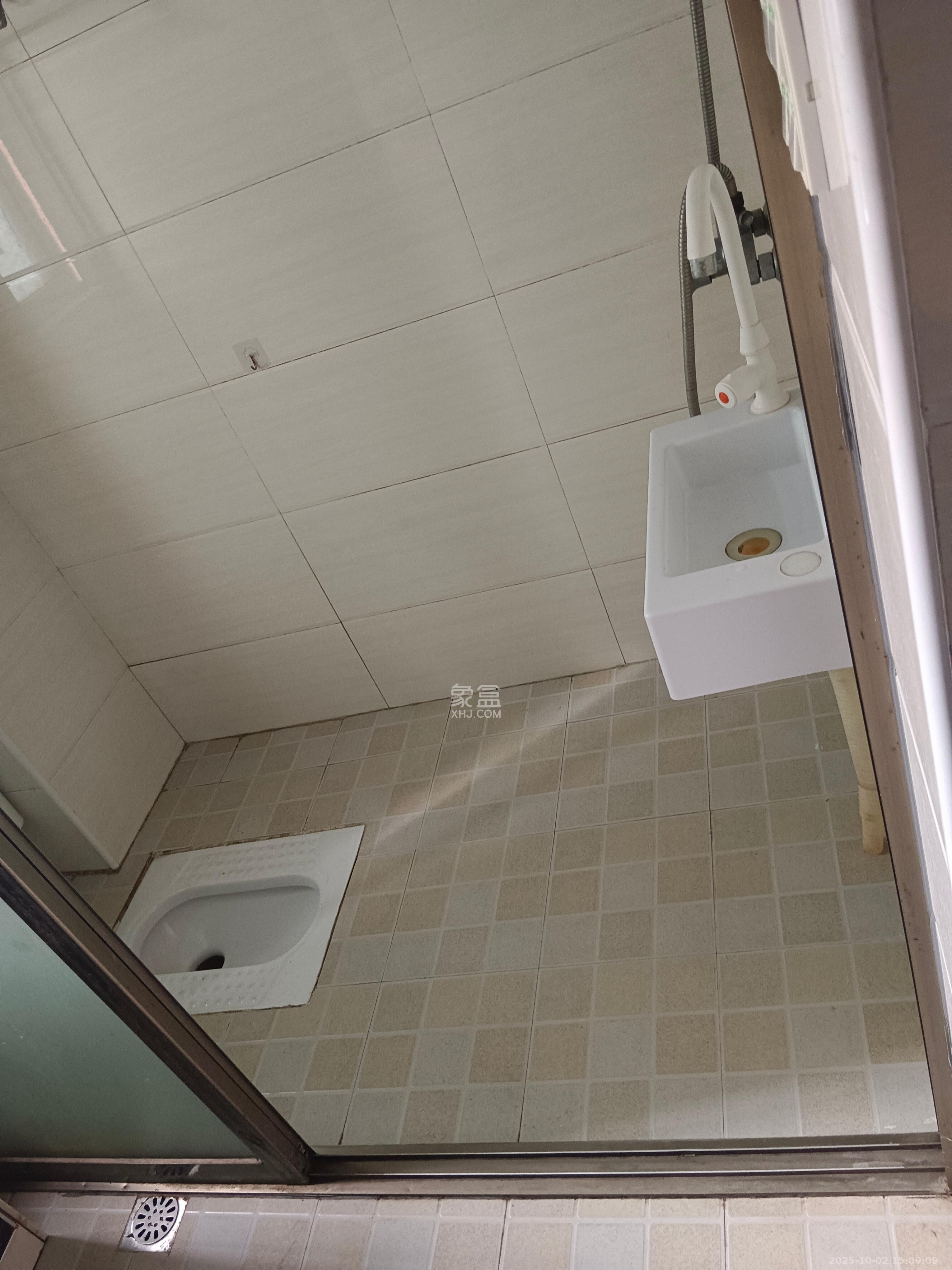 骑龙安置小区  1室0厅1卫    1000.0元/月室内图