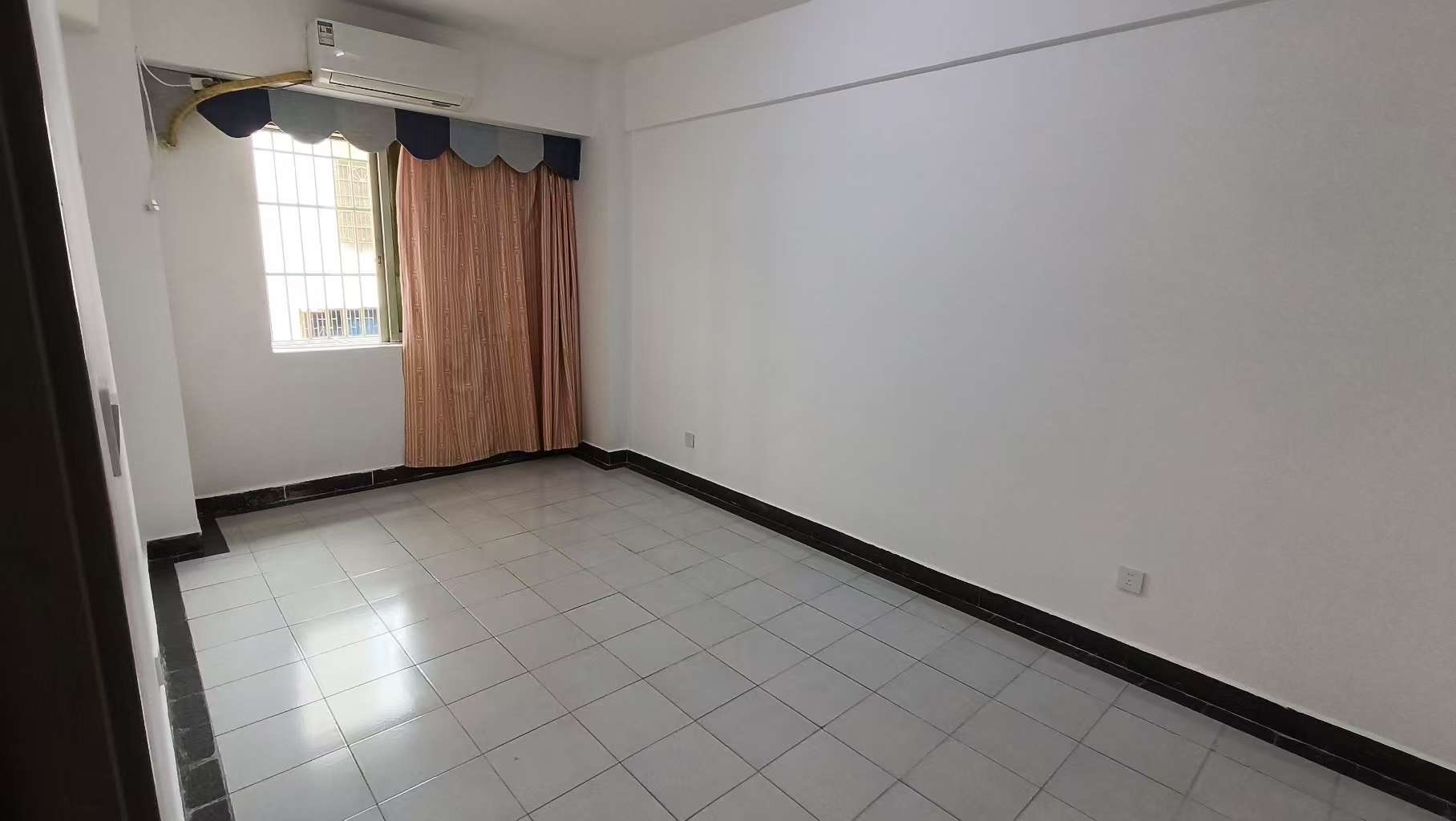 大天花园 3室2厅1卫 2000.0元/月 大天花园 3室2厅1卫 2000.0元/月室内图