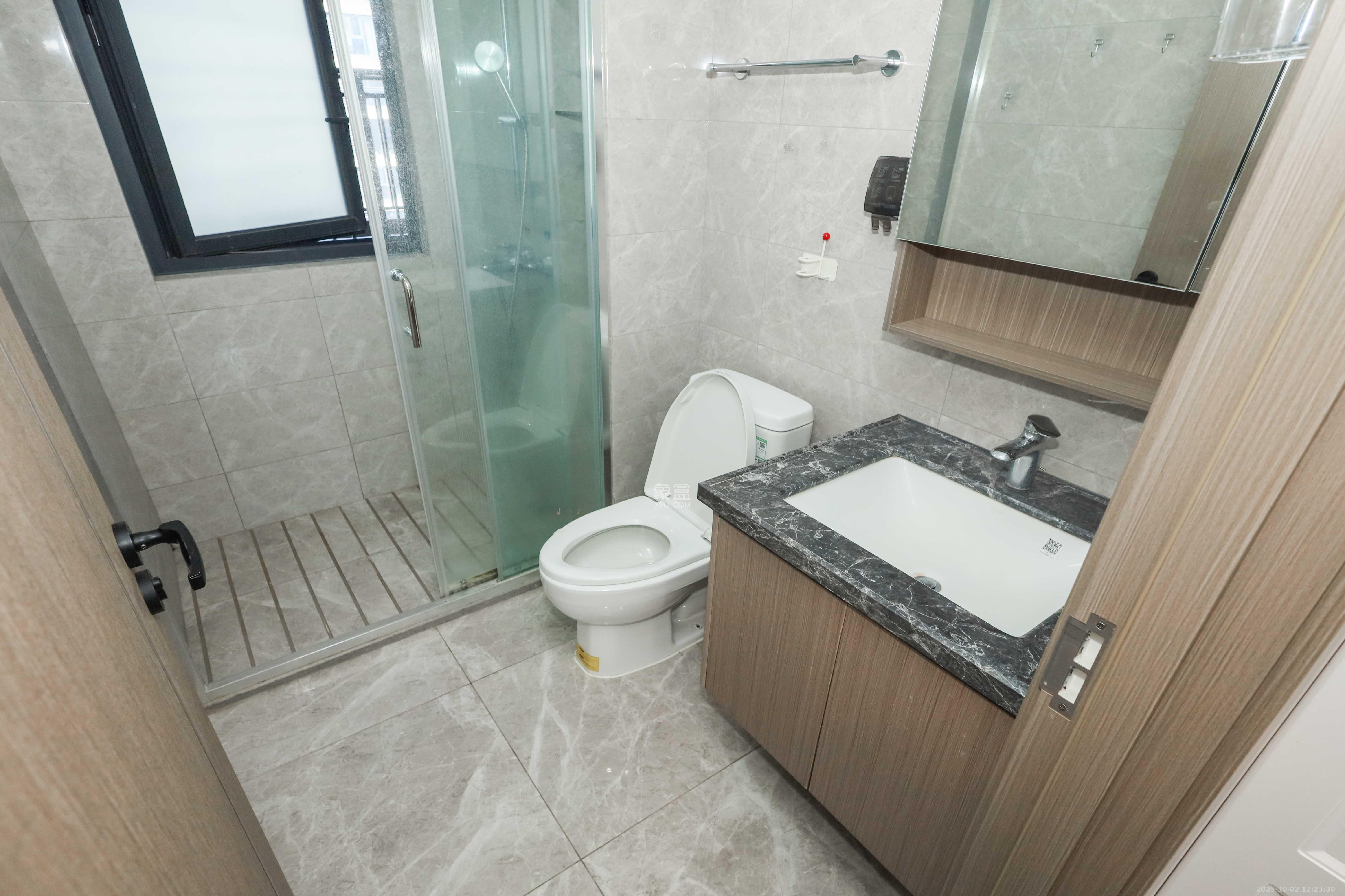 中海麓山境南区  3室2厅2卫    138.0万 中海麓山境南区  3室2厅2卫    138.0万卫生间