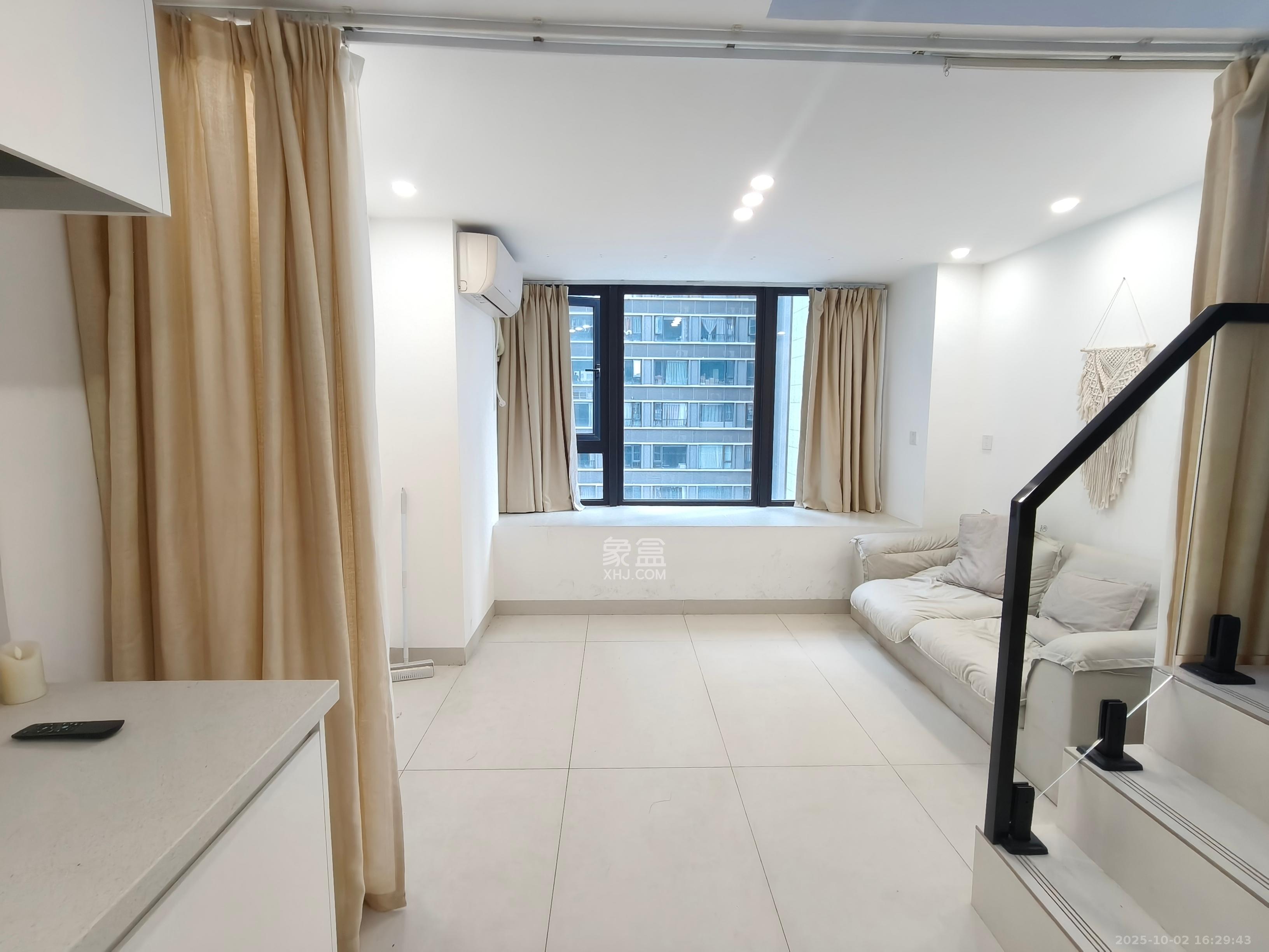 龙湖铂金岛 2室1厅1卫 2200.0元/月 龙湖铂金岛 2室1厅1卫 2200.0元/月室内图