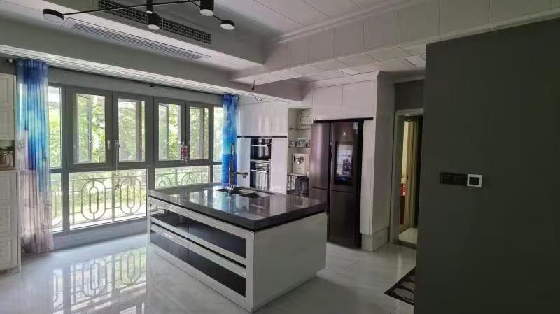 绿地海长流四期(绿地福邸) 4室2厅2卫 285.0万 绿地海长流四期(绿地福邸) 4室2厅2卫 285.0万客厅