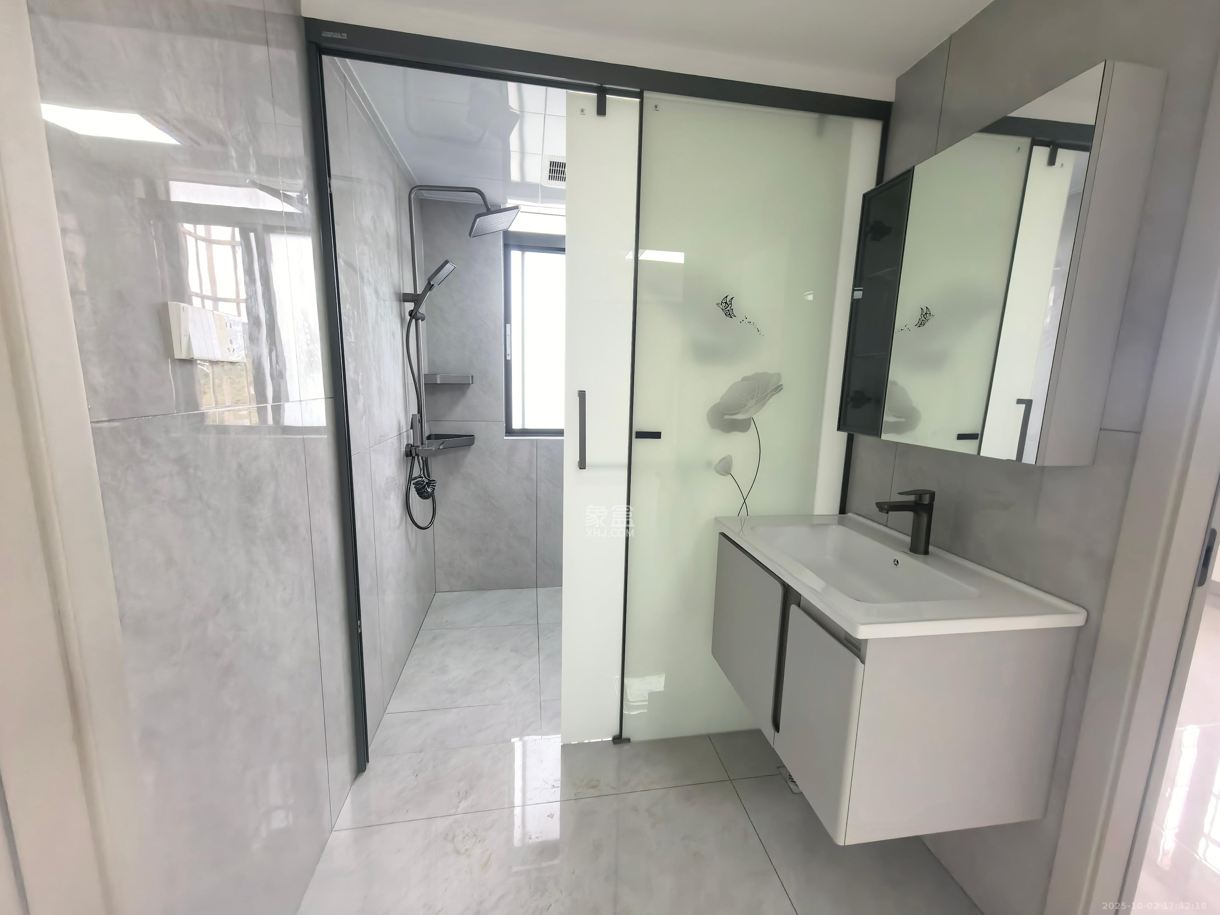 和景家园二期  2室2厅1卫    2000.0元/月室内图