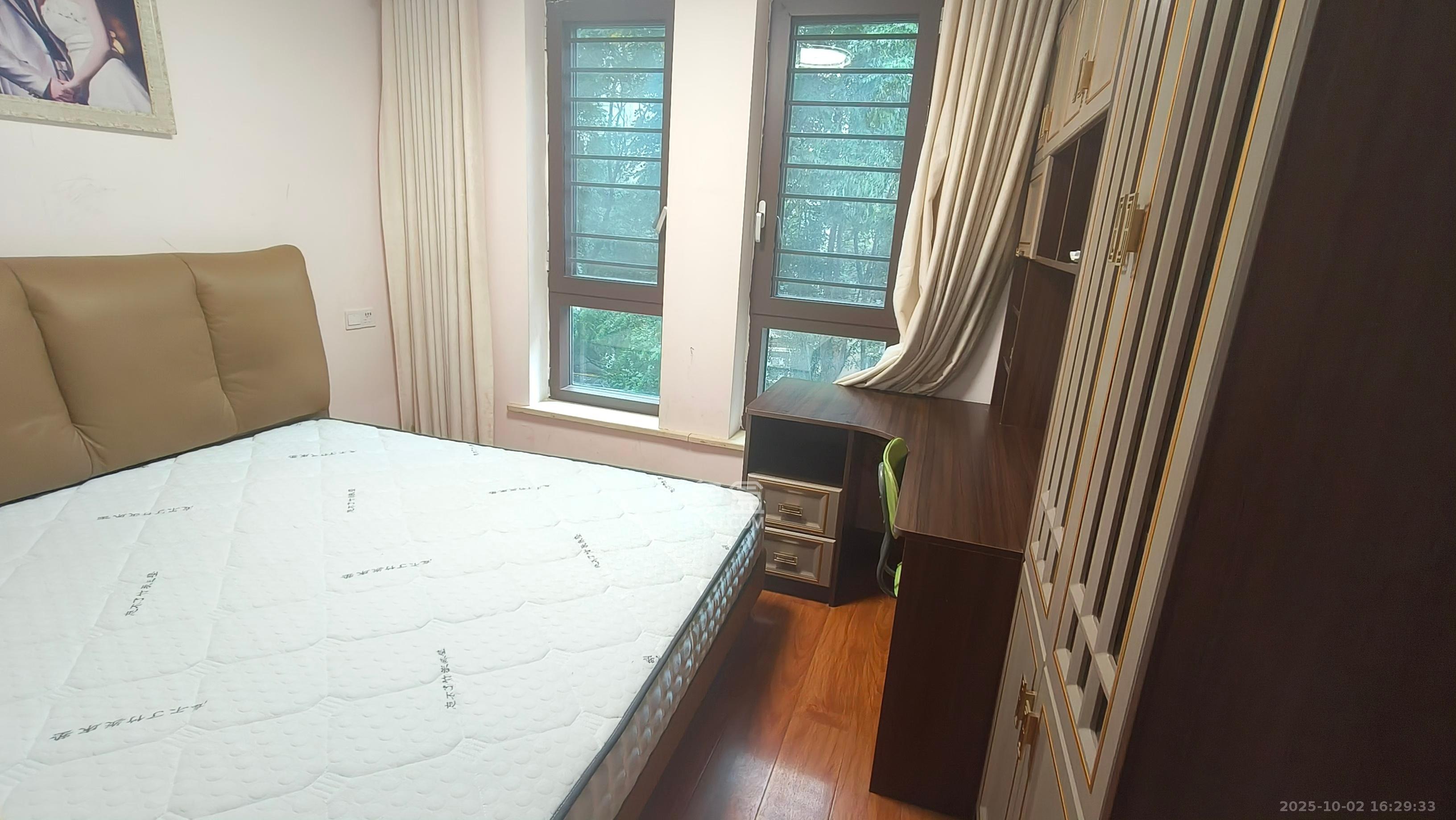 第六都(陆都小区) 4室2厅2卫 3800.0元/月 第六都(陆都小区) 4室2厅2卫 3800.0元/月室内图