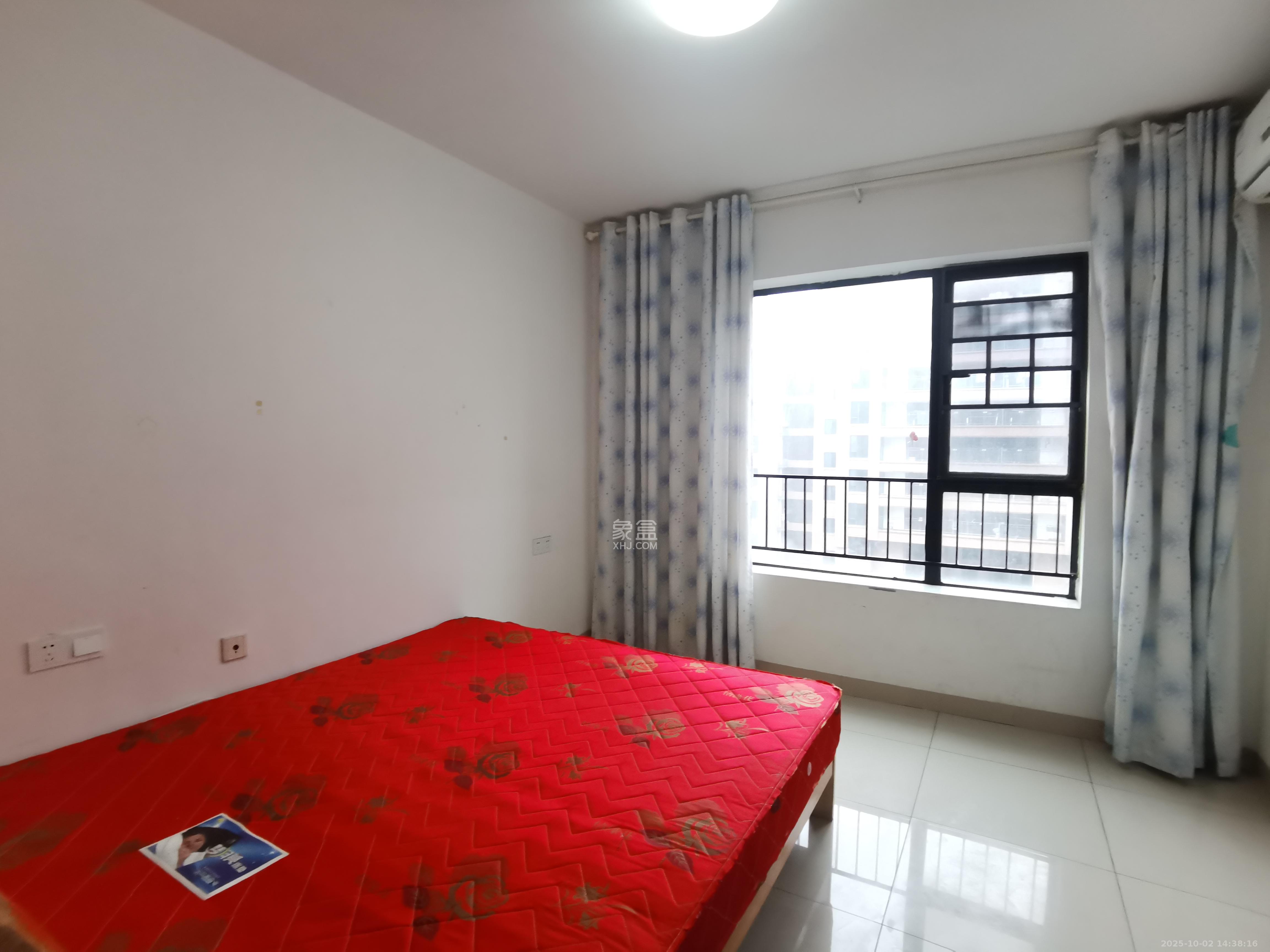 三一街区  3室2厅1卫    2000.0元/月室内图