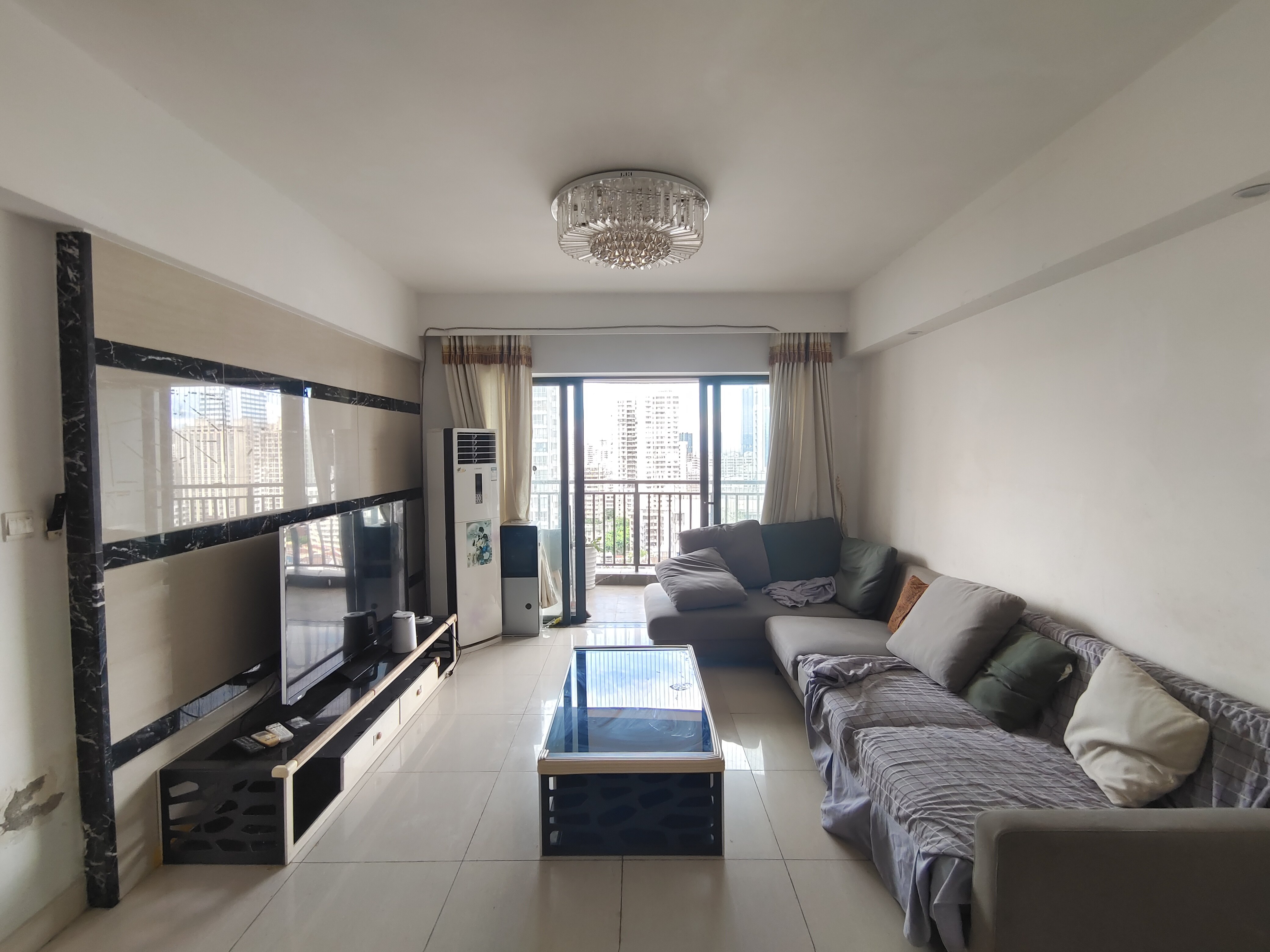 椰岛广场 3室2厅1卫 3000.0元/月 椰岛广场 3室2厅1卫 3000.0元/月室内图