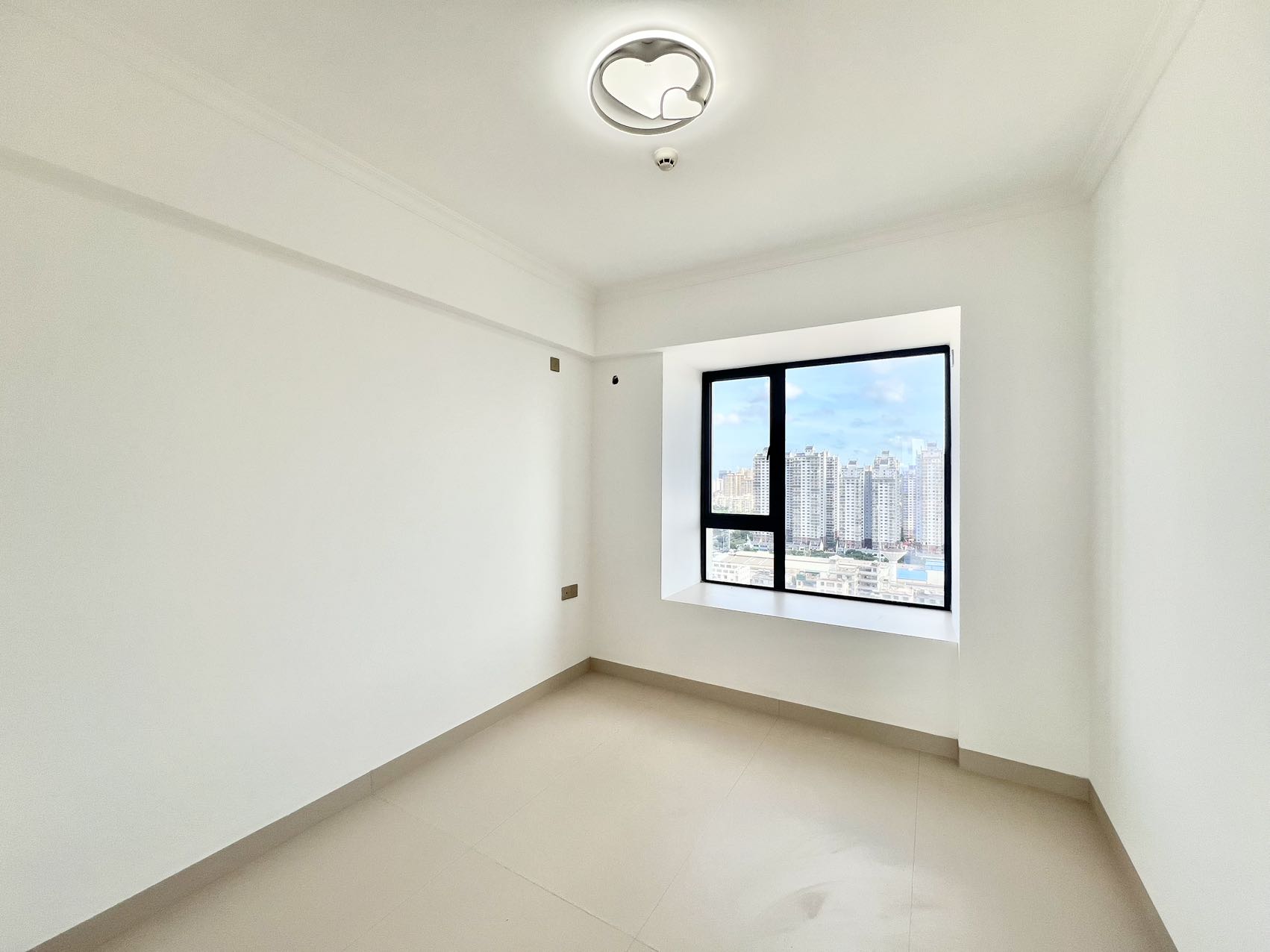 友谊南海城  5室2厅1卫    4500.0元/月室内图