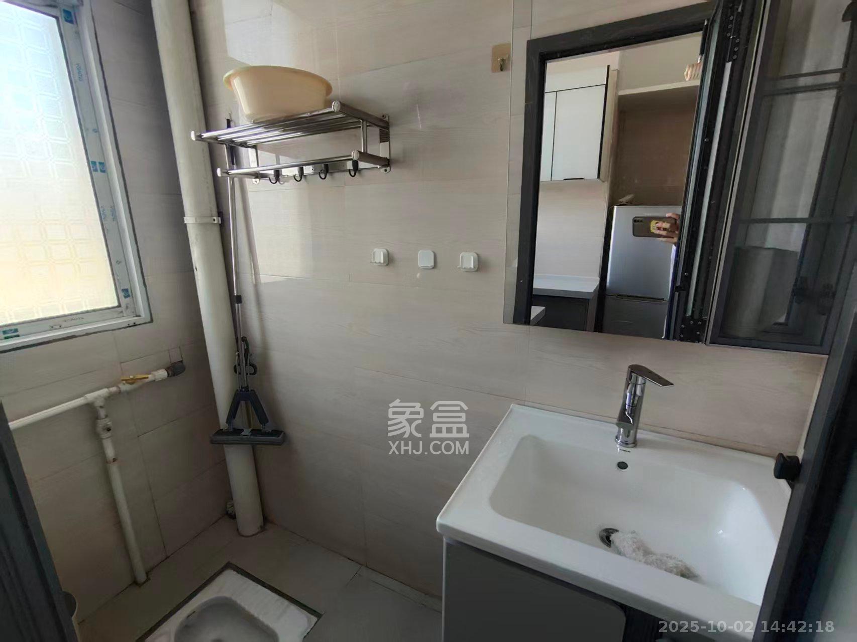 宝塔山中山百货公司宿舍 1室0厅0卫 1500.0元/月 宝塔山中山百货公司宿舍 1室0厅0卫 1500.0元/月室内图