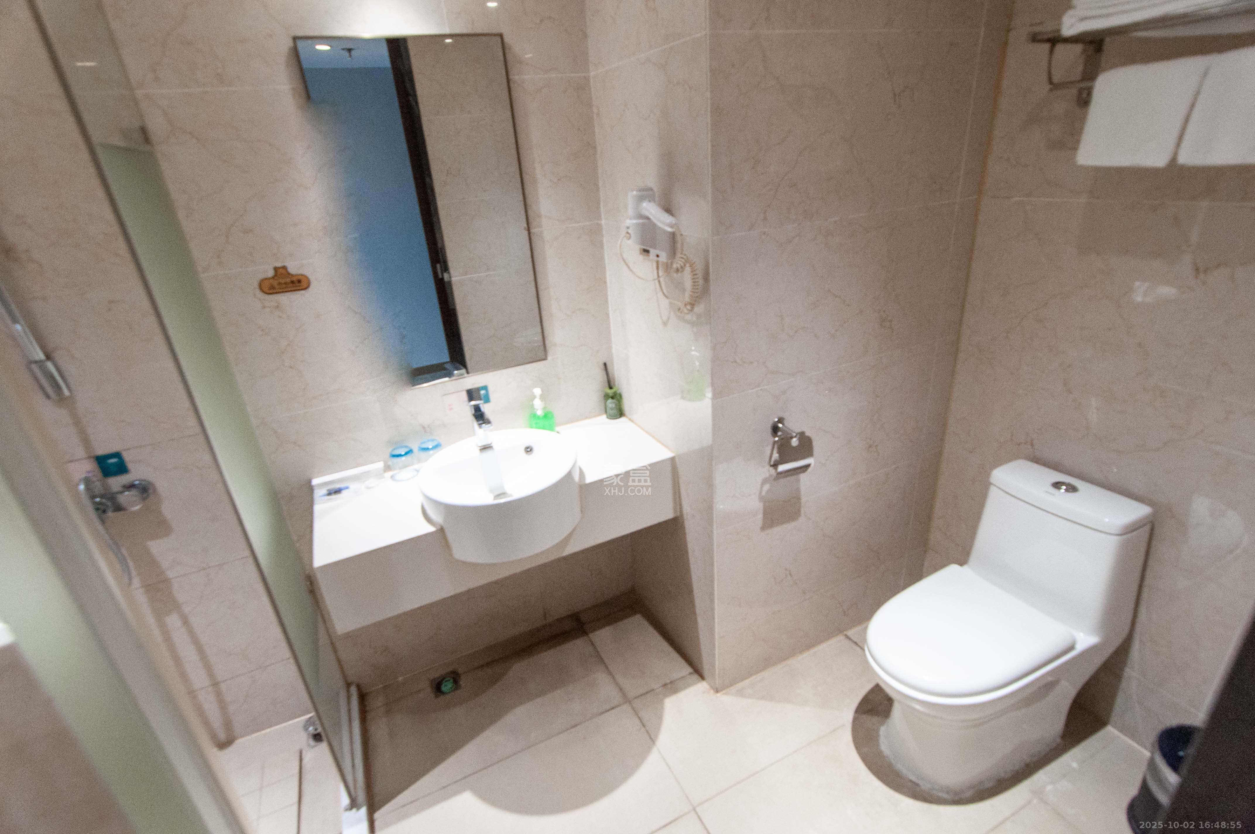 达美D6区 1室1厅1卫 1400.0元/月 达美D6区 1室1厅1卫 1400.0元/月室内图