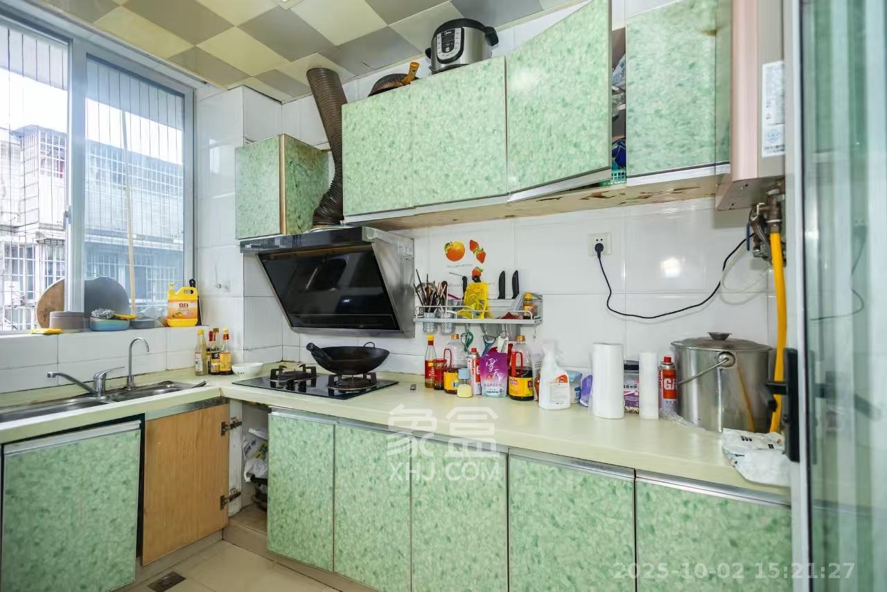 湘绣城 3室2厅2卫 1500.0元/月 湘绣城 3室2厅2卫 1500.0元/月室内图