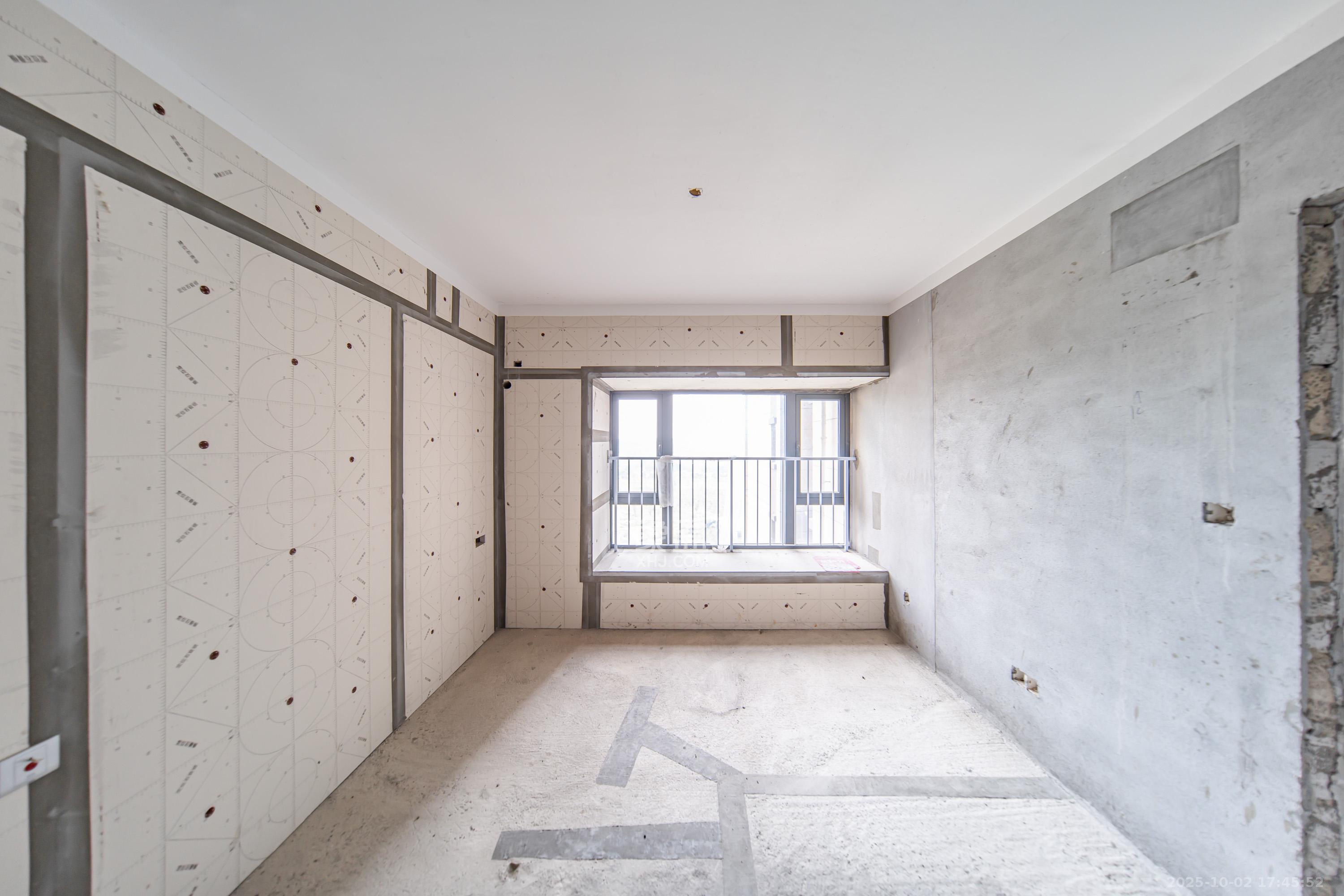 梦想滨江左岸  3室2厅2卫    73.0万卧室