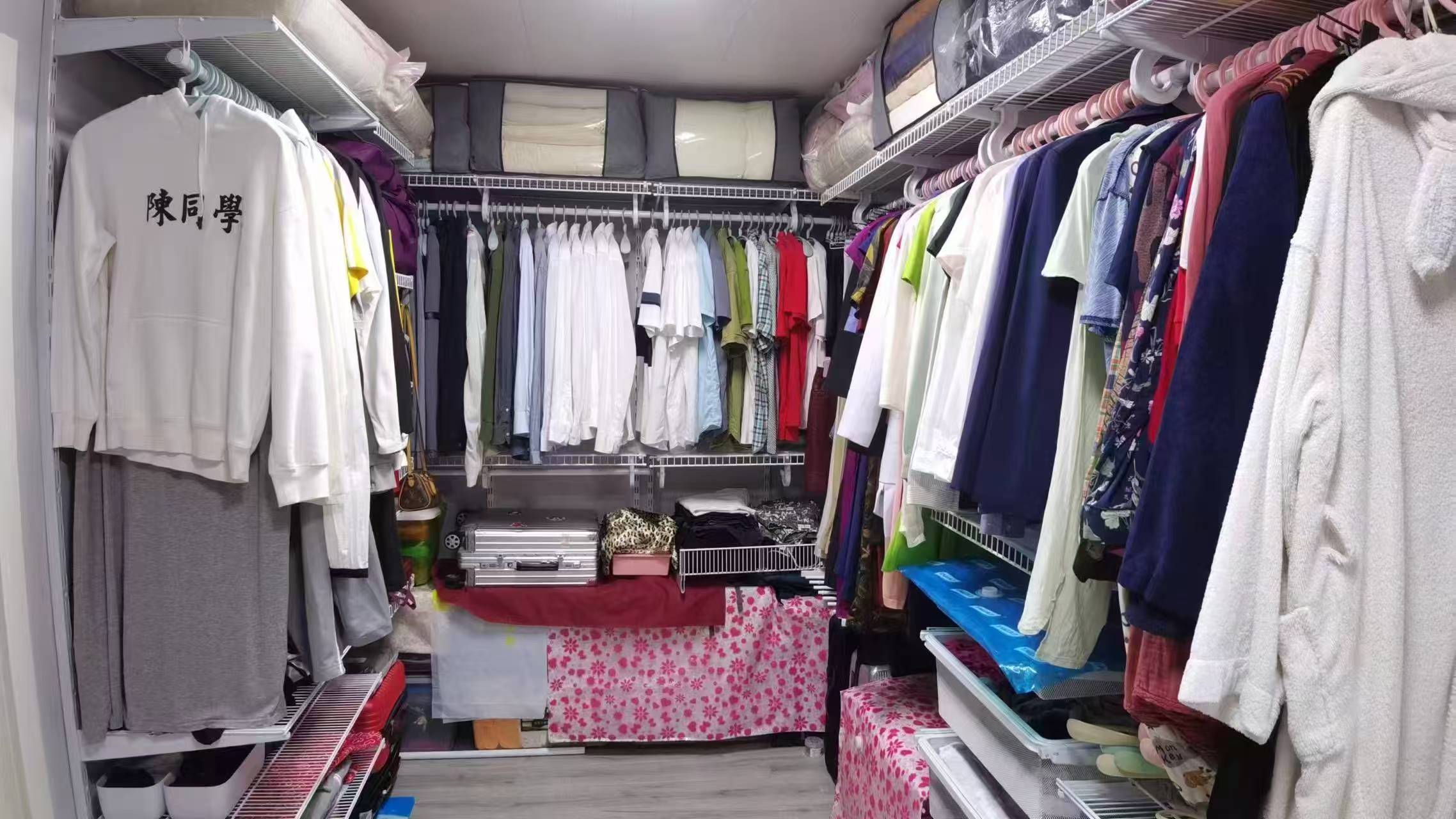 绿地海长流四期(绿地福邸) 4室2厅2卫 285.0万 绿地海长流四期(绿地福邸) 4室2厅2卫 285.0万客厅