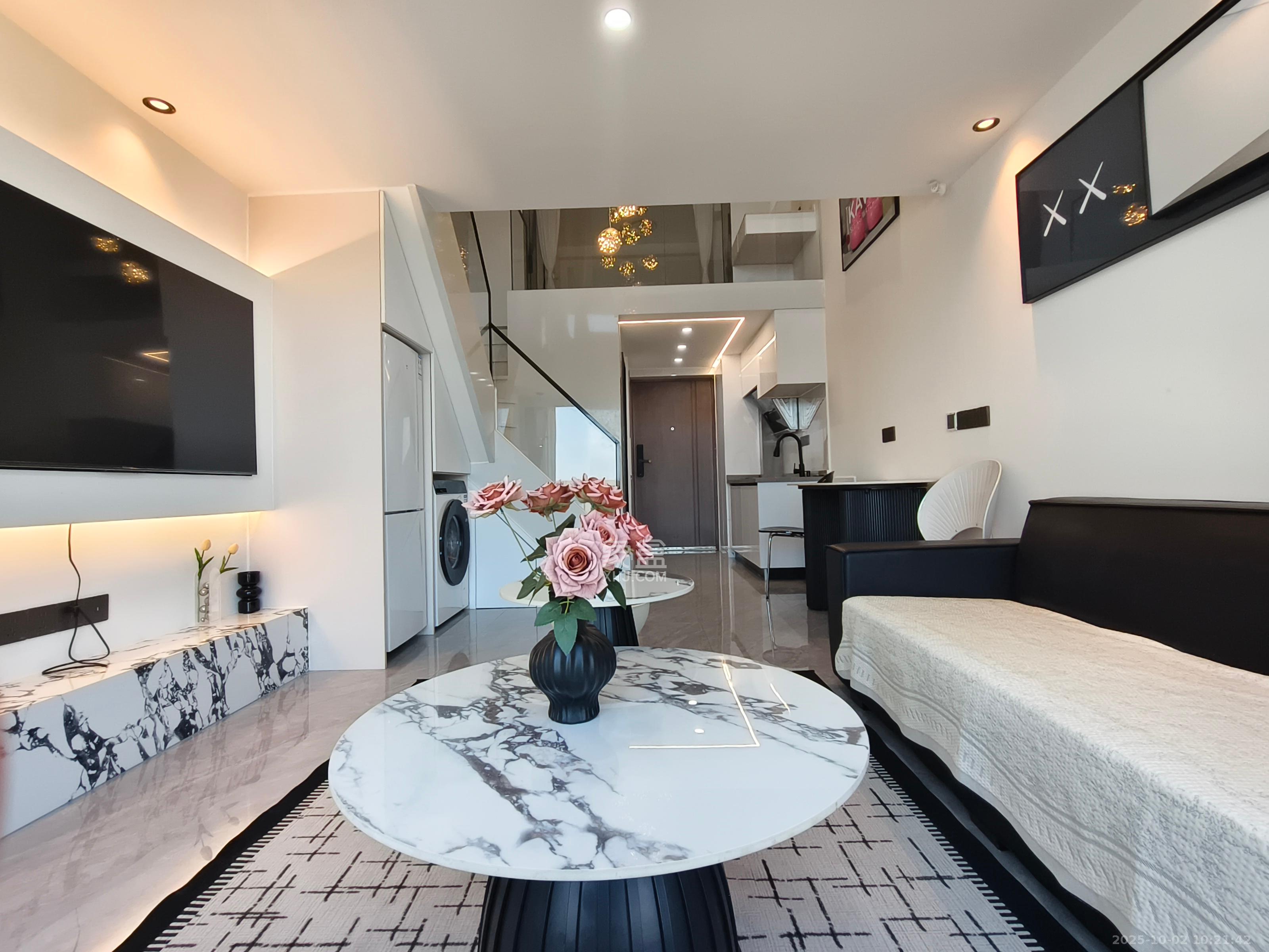 卓越中寰 2室1厅1卫 3300.0元/月 卓越中寰 2室1厅1卫 3300.0元/月室内图