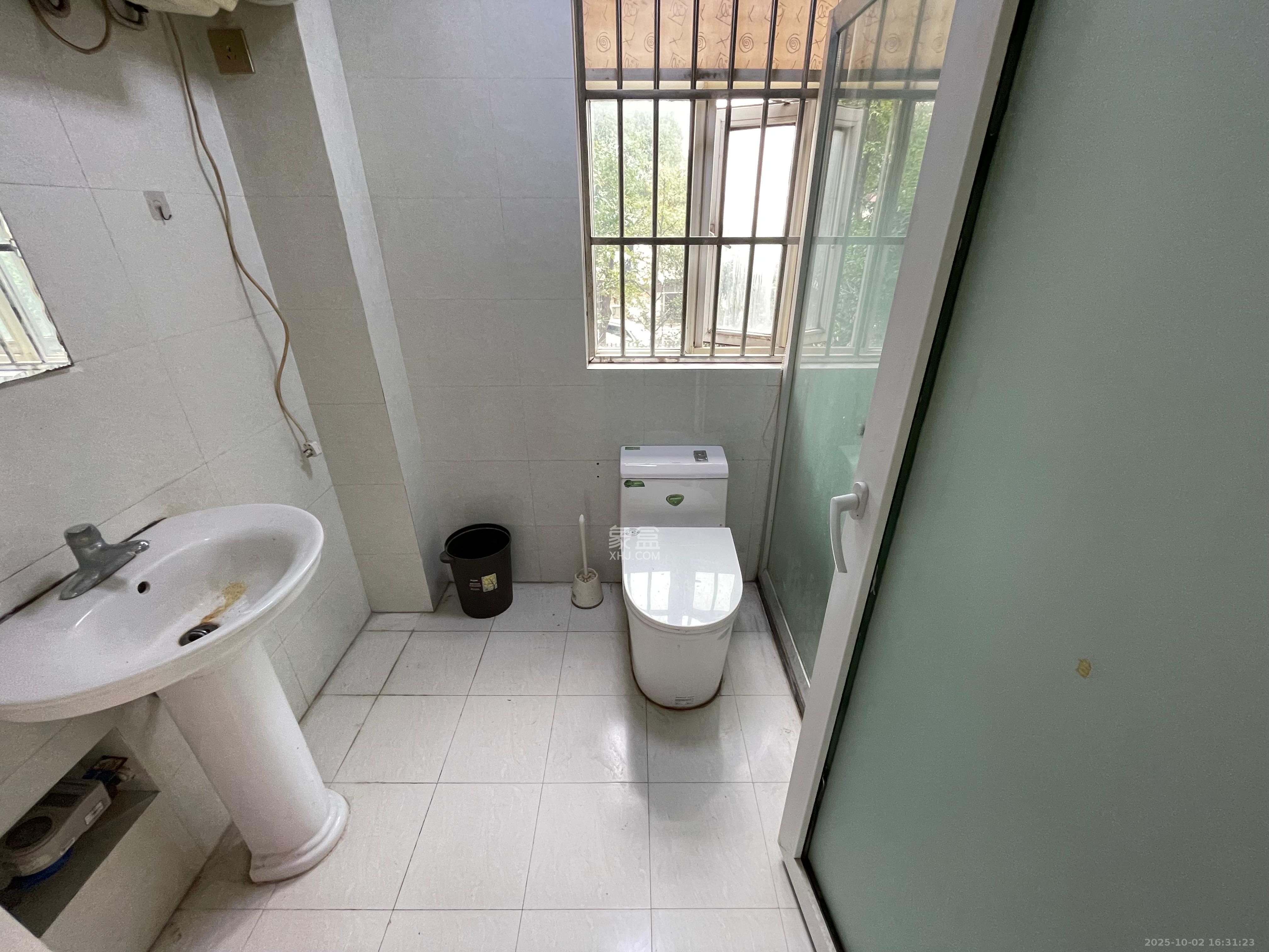 未来城科学家园 3室2厅1卫 2300.0元/月 未来城科学家园 3室2厅1卫 2300.0元/月室内图