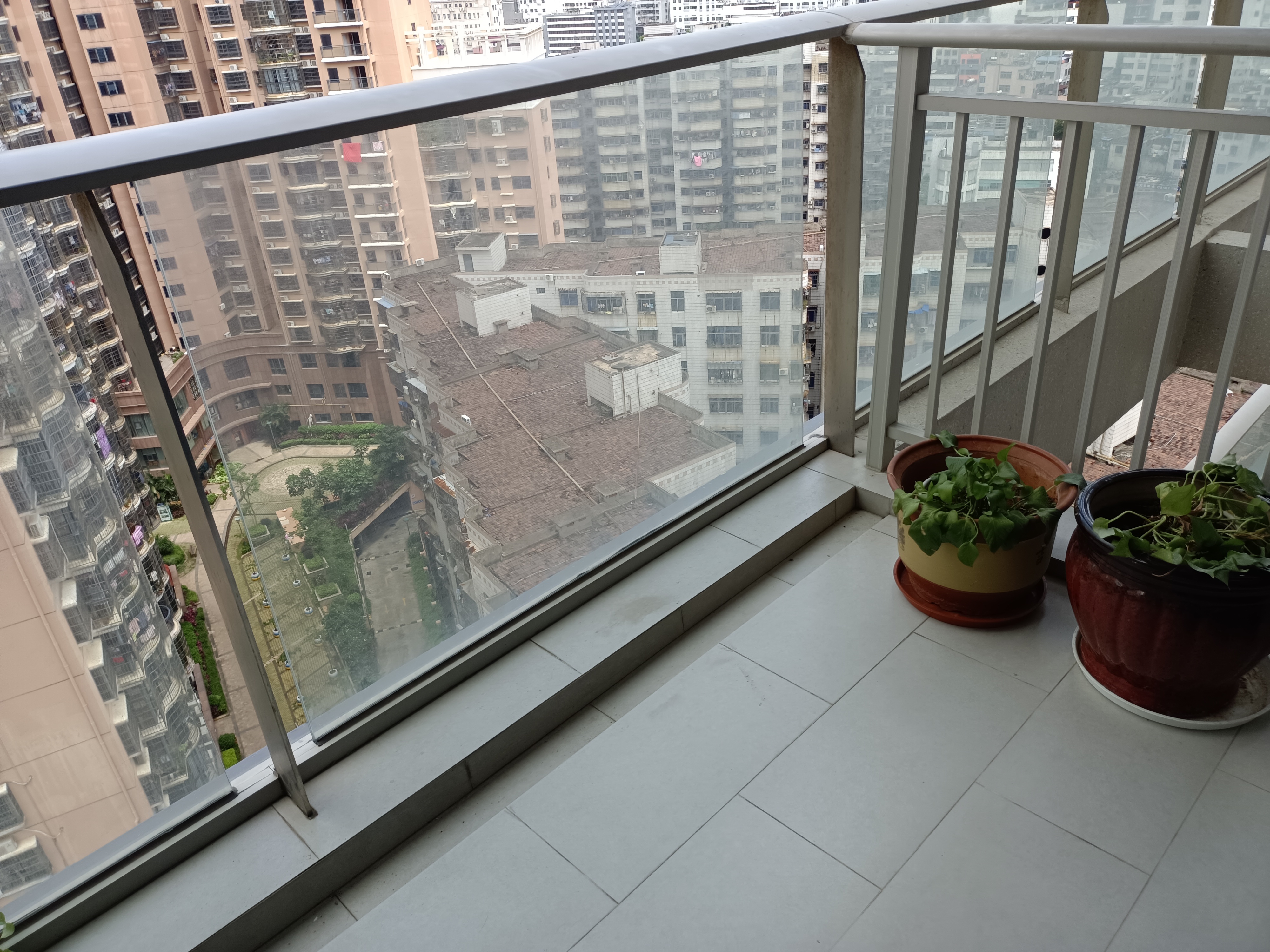 龙兴公馆 2室2厅1卫 4500.00元/月 龙兴公馆 2室2厅1卫 4500.00元/月室内图