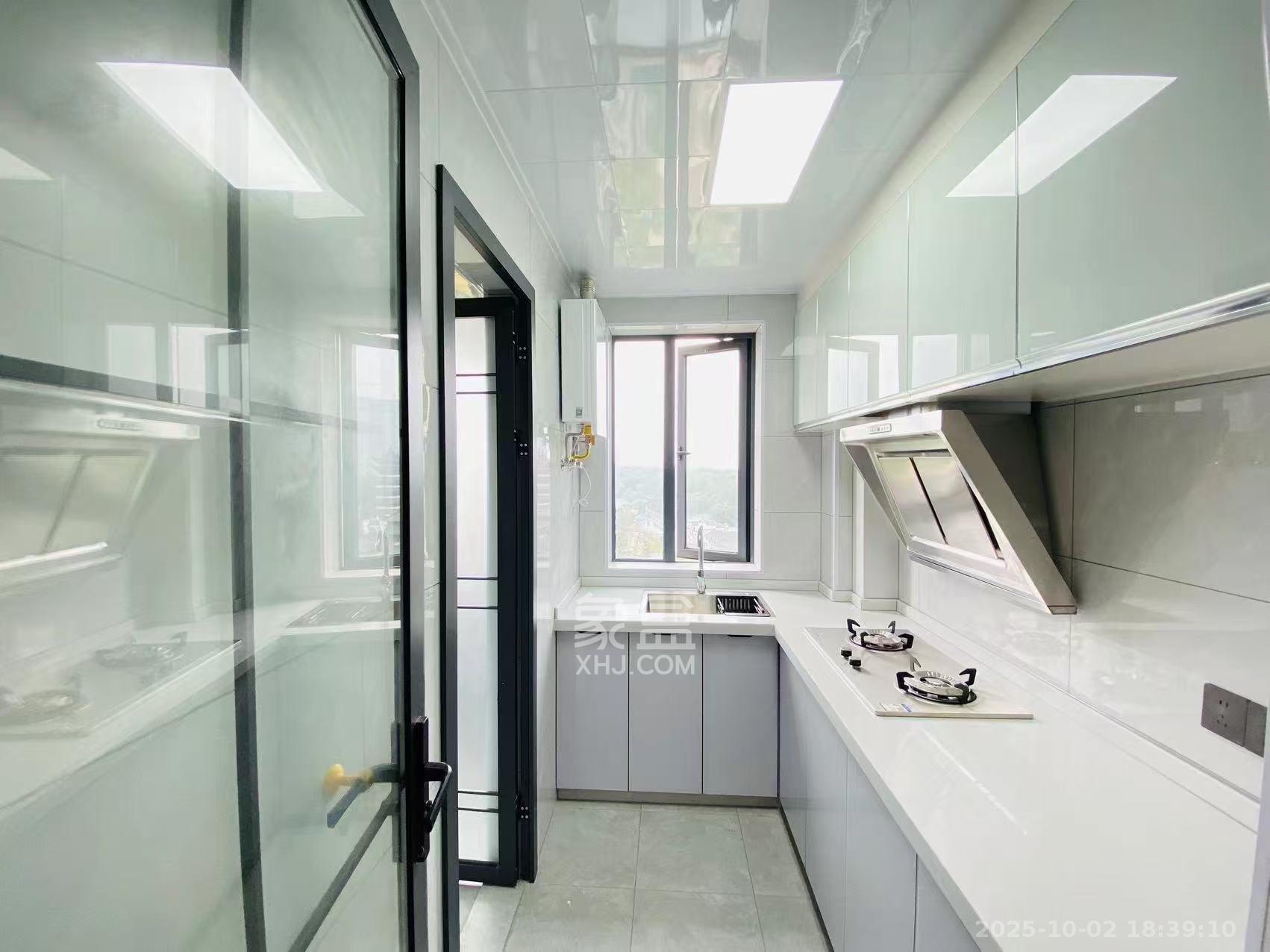 凯悦名城(泰悦公寓) 3室2厅1卫 2700.0元/月 凯悦名城(泰悦公寓) 3室2厅1卫 2700.0元/月室内图