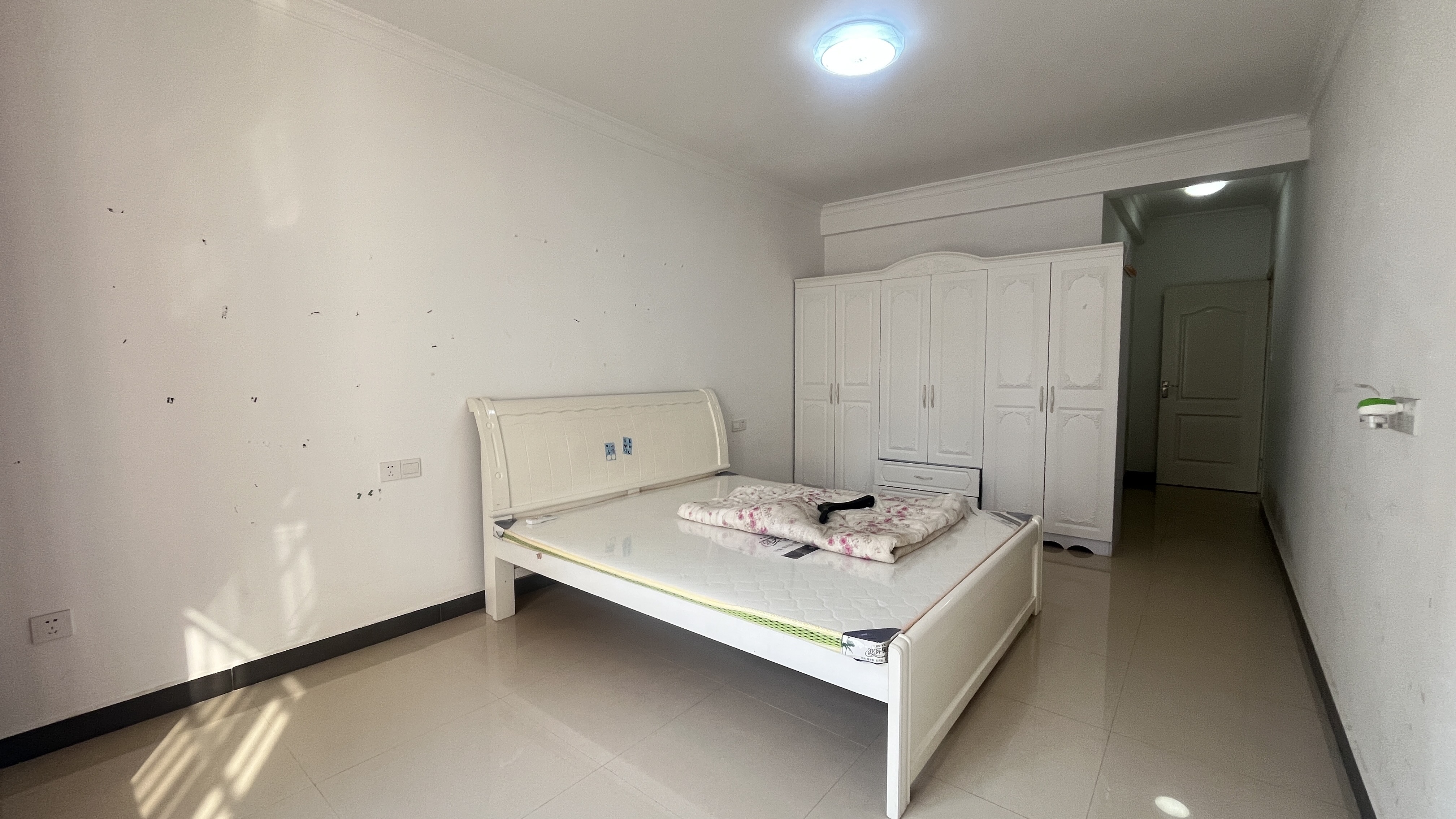 龙洲馨苑  3室2厅2卫    2200.0元/月室内图