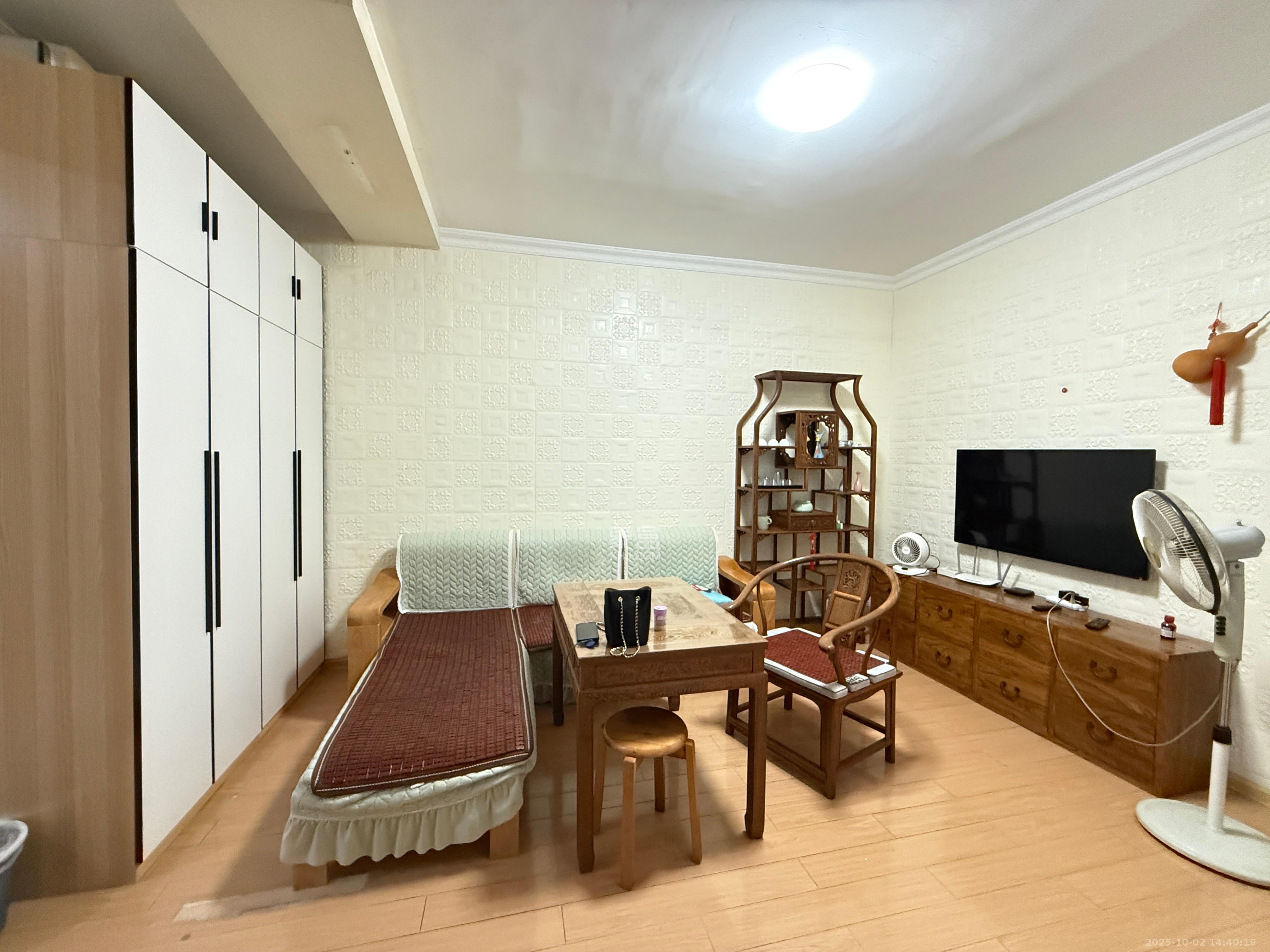 和庄  1室1厅1卫    2100.0元/月 和庄  1室1厅1卫    2100.0元/月