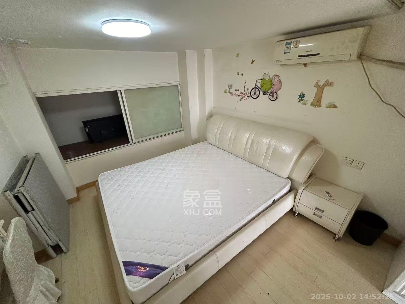 他城（天鸿时代公寓）  1室1厅1卫    1600.0元/月室内图