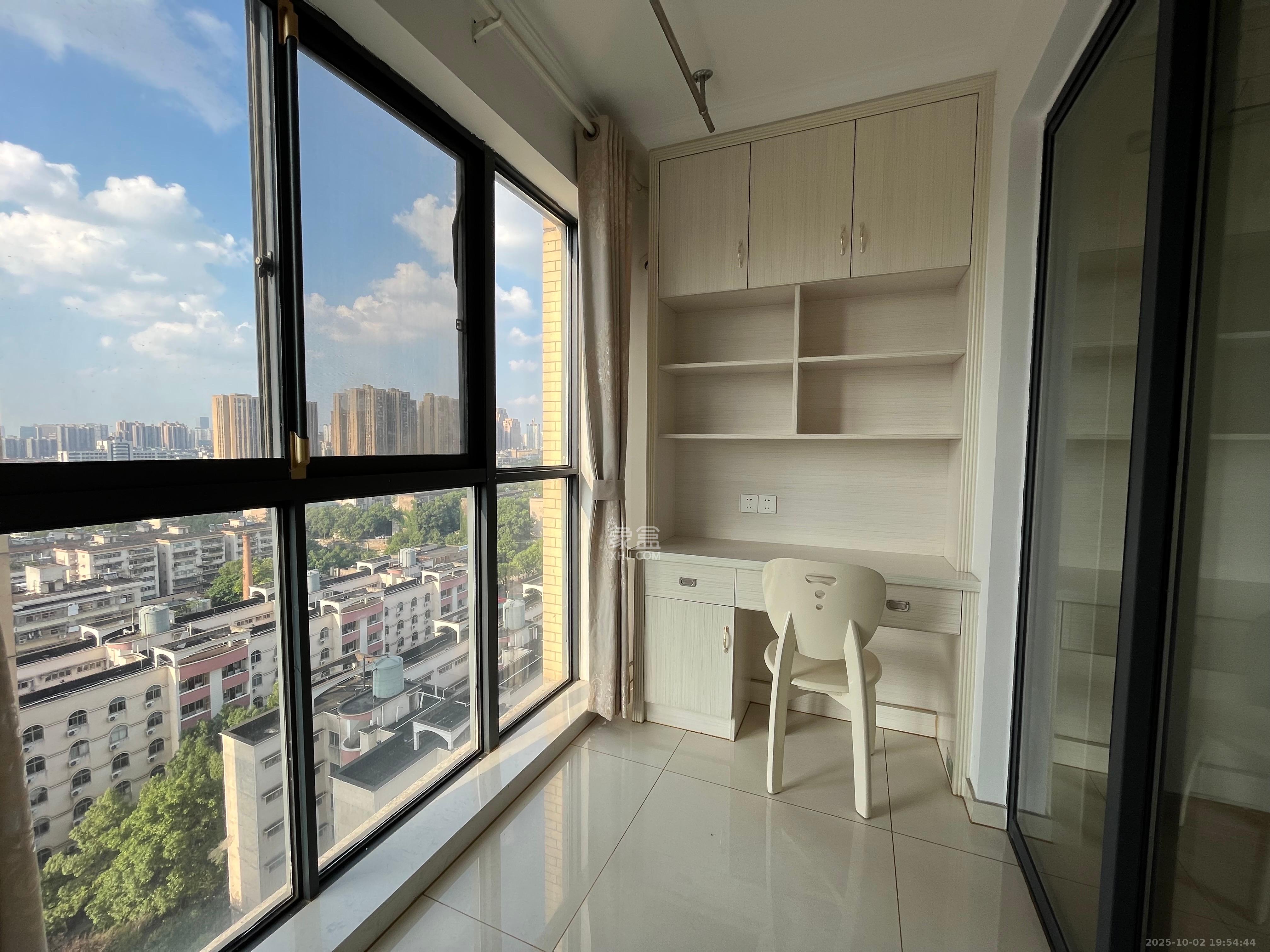 天悦鑫苑 3室2厅2卫 3300.0元/月 天悦鑫苑 3室2厅2卫 3300.0元/月室内图