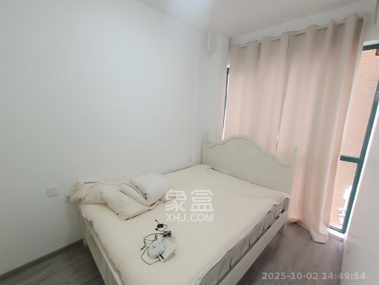 洋湖时代  3室1厅1卫   2300.00元/月室内图