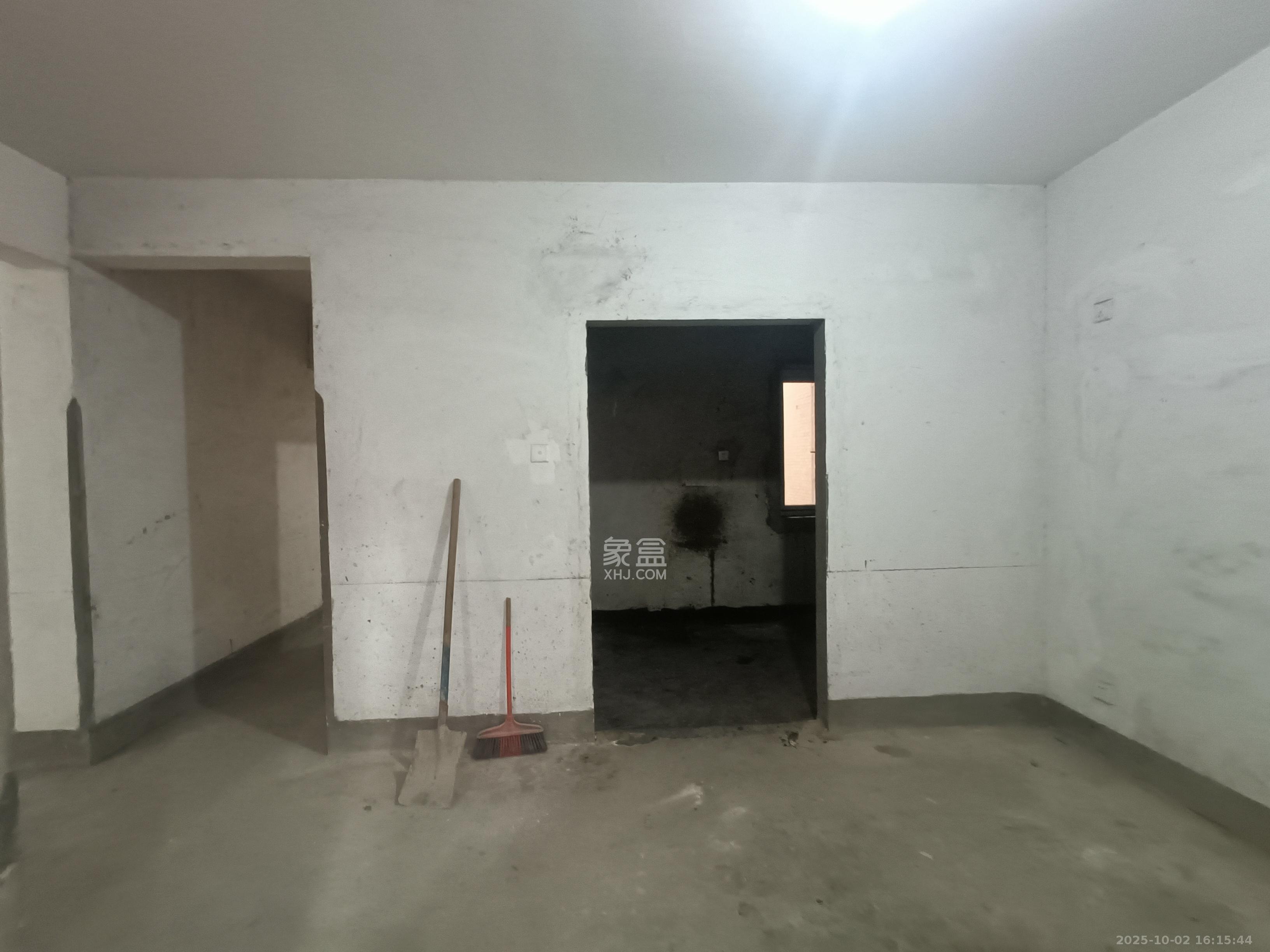 泰禹家园(彩云之翼家园一期、二期、三期) 4室2厅2卫 1600.0元/月 泰禹家园(彩云之翼家园一期、二期、三期) 4室2厅2卫 1600.0元/月室内图