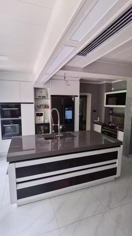 绿地海长流四期(绿地福邸) 4室2厅2卫 285.0万 绿地海长流四期(绿地福邸) 4室2厅2卫 285.0万客厅