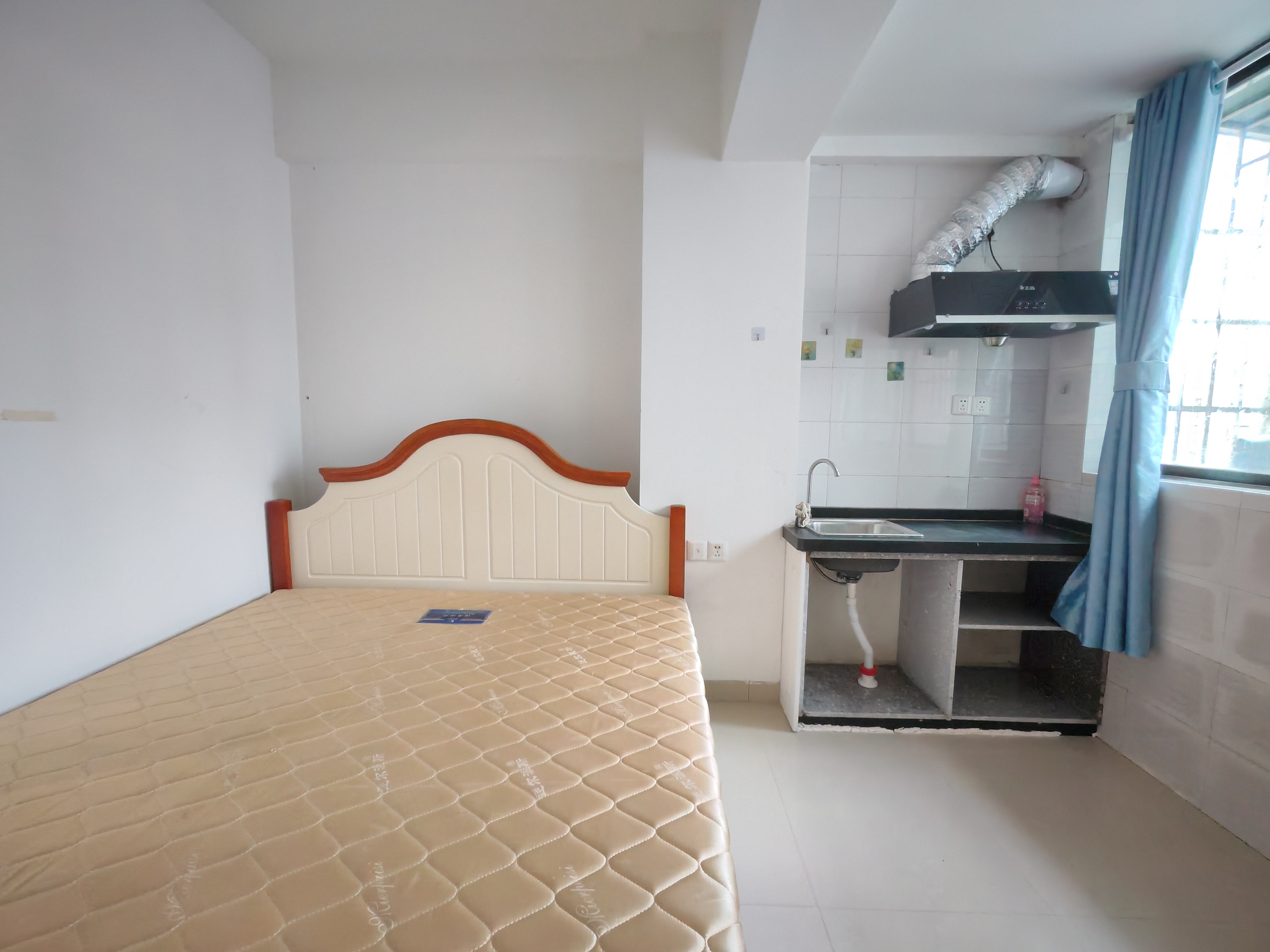 金都大厦(龙华路) 1室1厅1卫 28.0万 金都大厦(龙华路) 1室1厅1卫 28.0万客厅