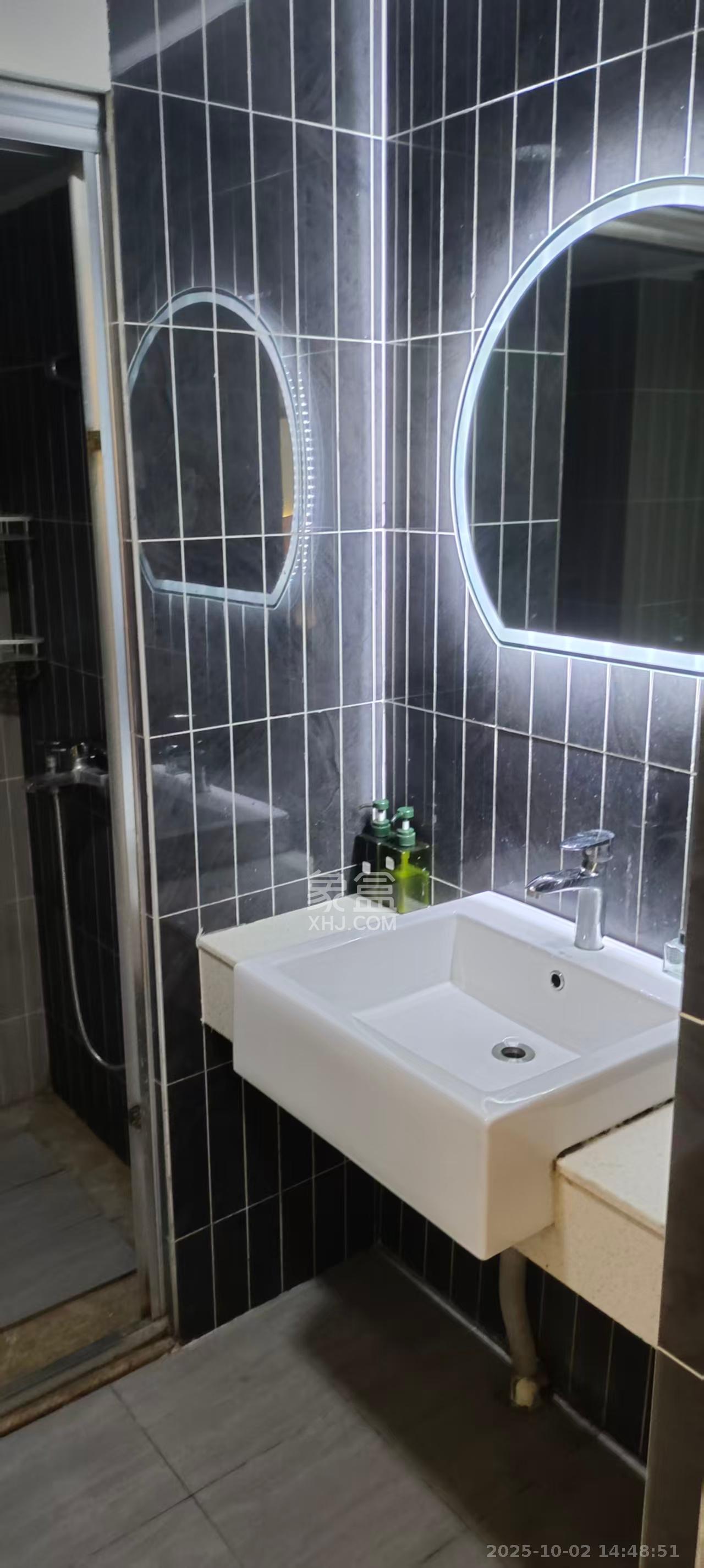 天元涉外景园B区  1室1厅1卫    1300.0元/月室内图