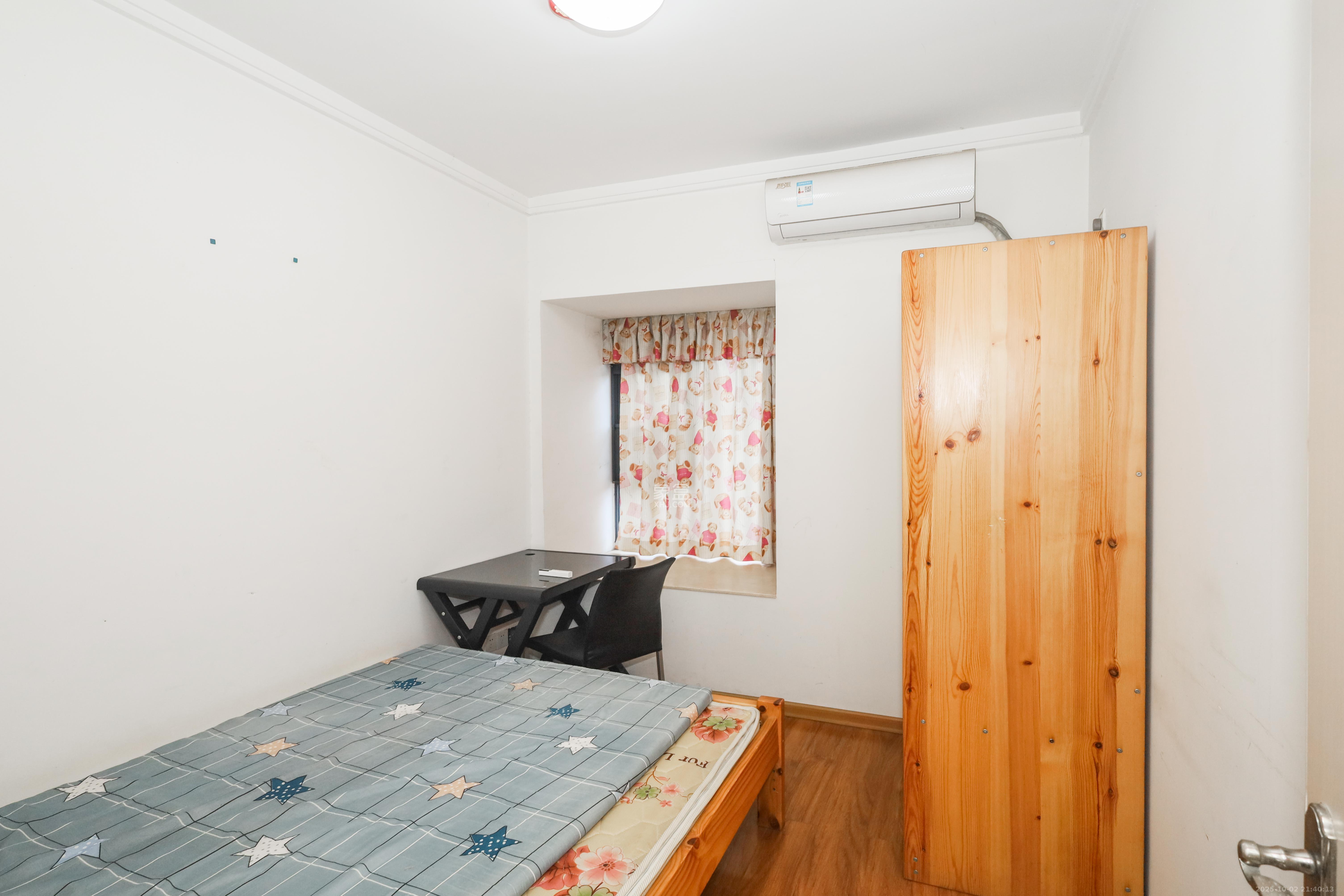 保利麓谷林语A区  3室2厅1卫    79.0万卧室