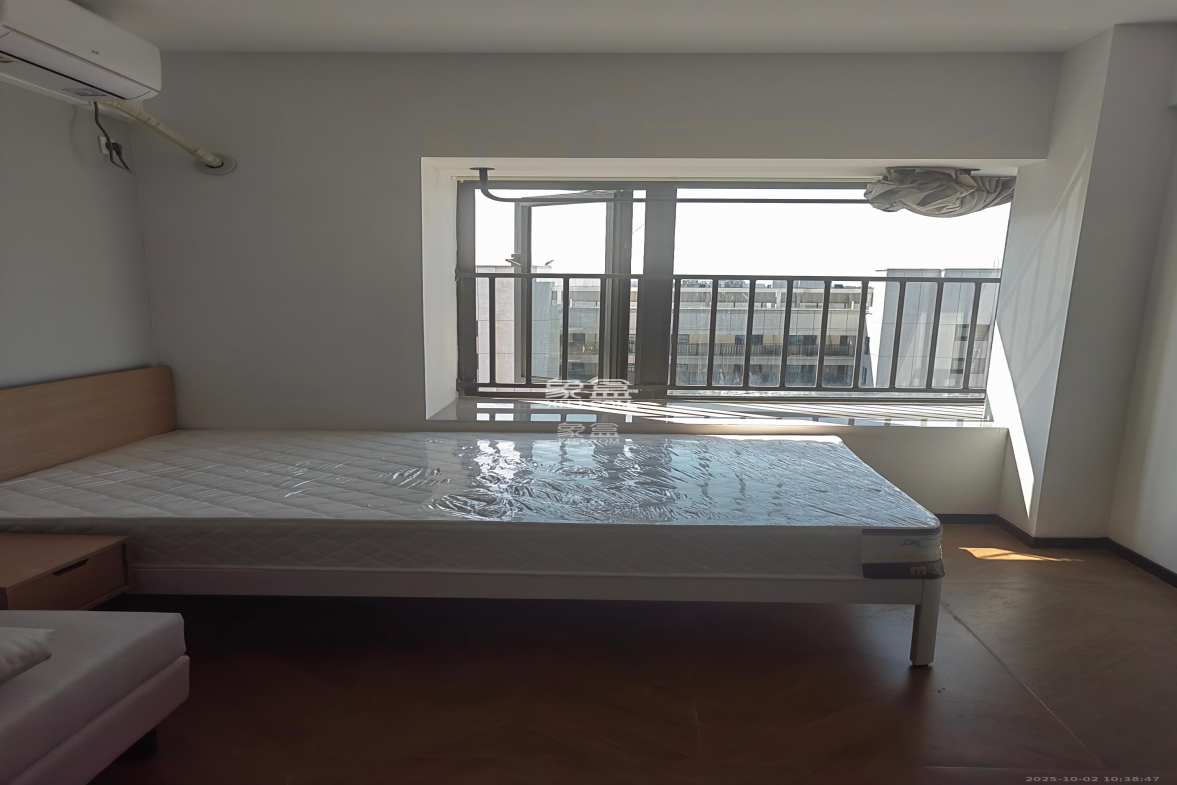 保利中环广场(保利中悦苑) 1室0厅1卫 1430.0元/月 保利中环广场(保利中悦苑) 1室0厅1卫 1430.0元/月室内图