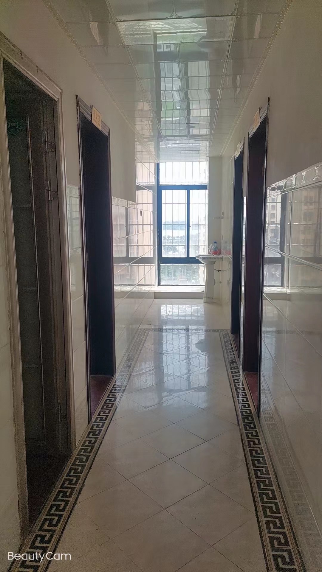 滨江财苑 3室1厅1卫 2500.0元/月 滨江财苑 3室1厅1卫 2500.0元/月室内图