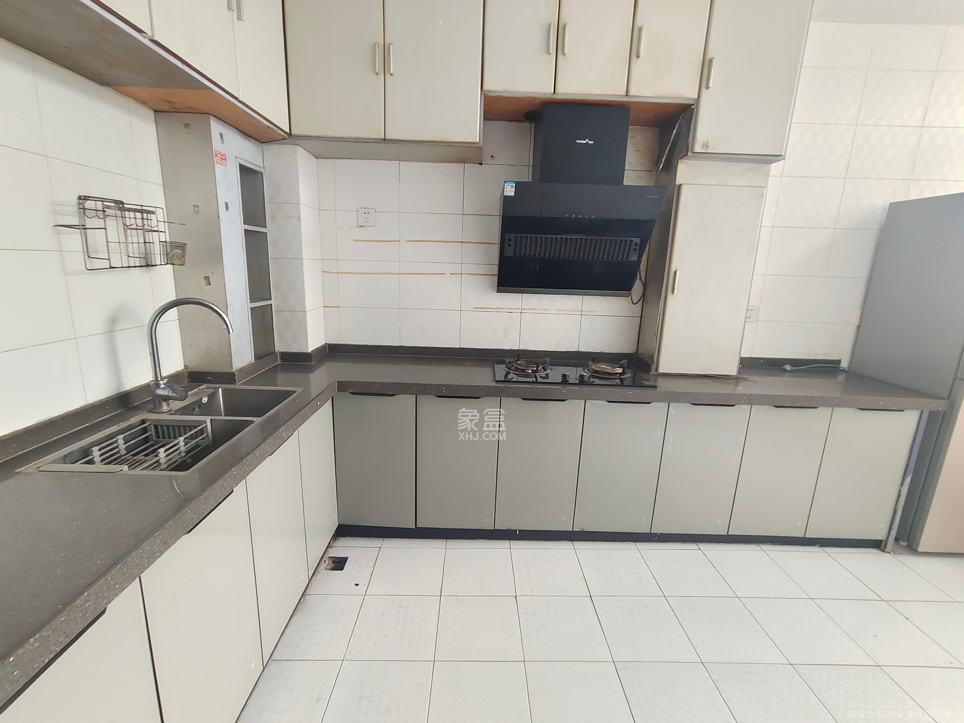 长鑫美树园 1室2厅1卫 2000.0元/月 长鑫美树园 1室2厅1卫 2000.0元/月室内图