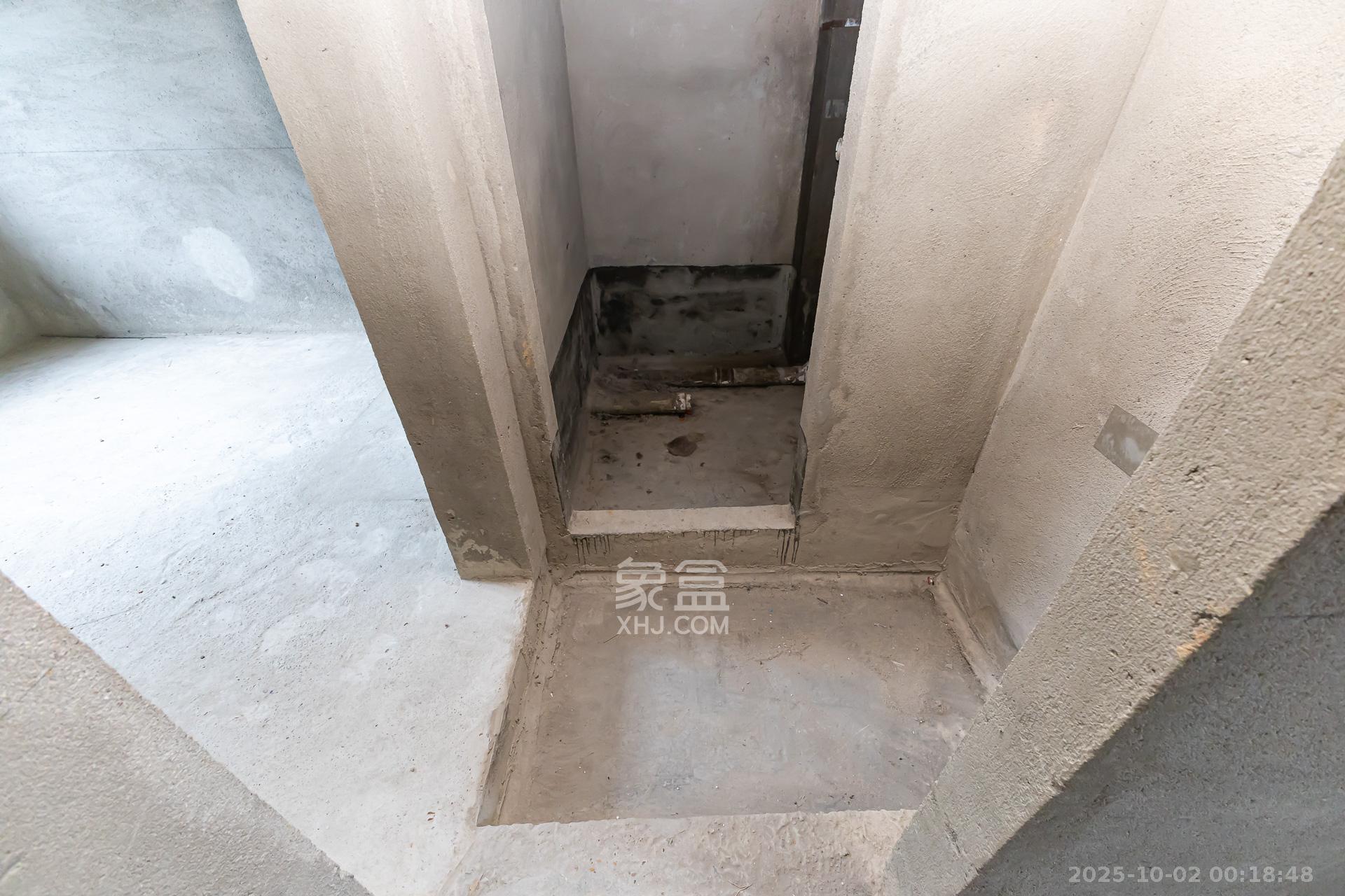 龙湖璟宸原著(龙湖紫宸) 5室2厅4卫 285.0万 龙湖璟宸原著(龙湖紫宸) 5室2厅4卫 285.0万卫生间