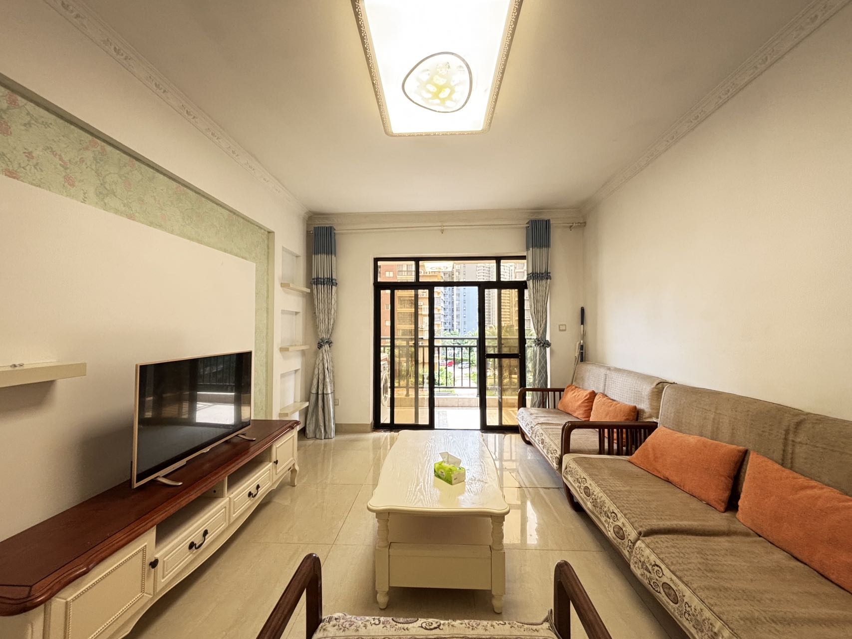 西海瑞园 2室2厅1卫 110.0万 西海瑞园 2室2厅1卫 110.0万室内图