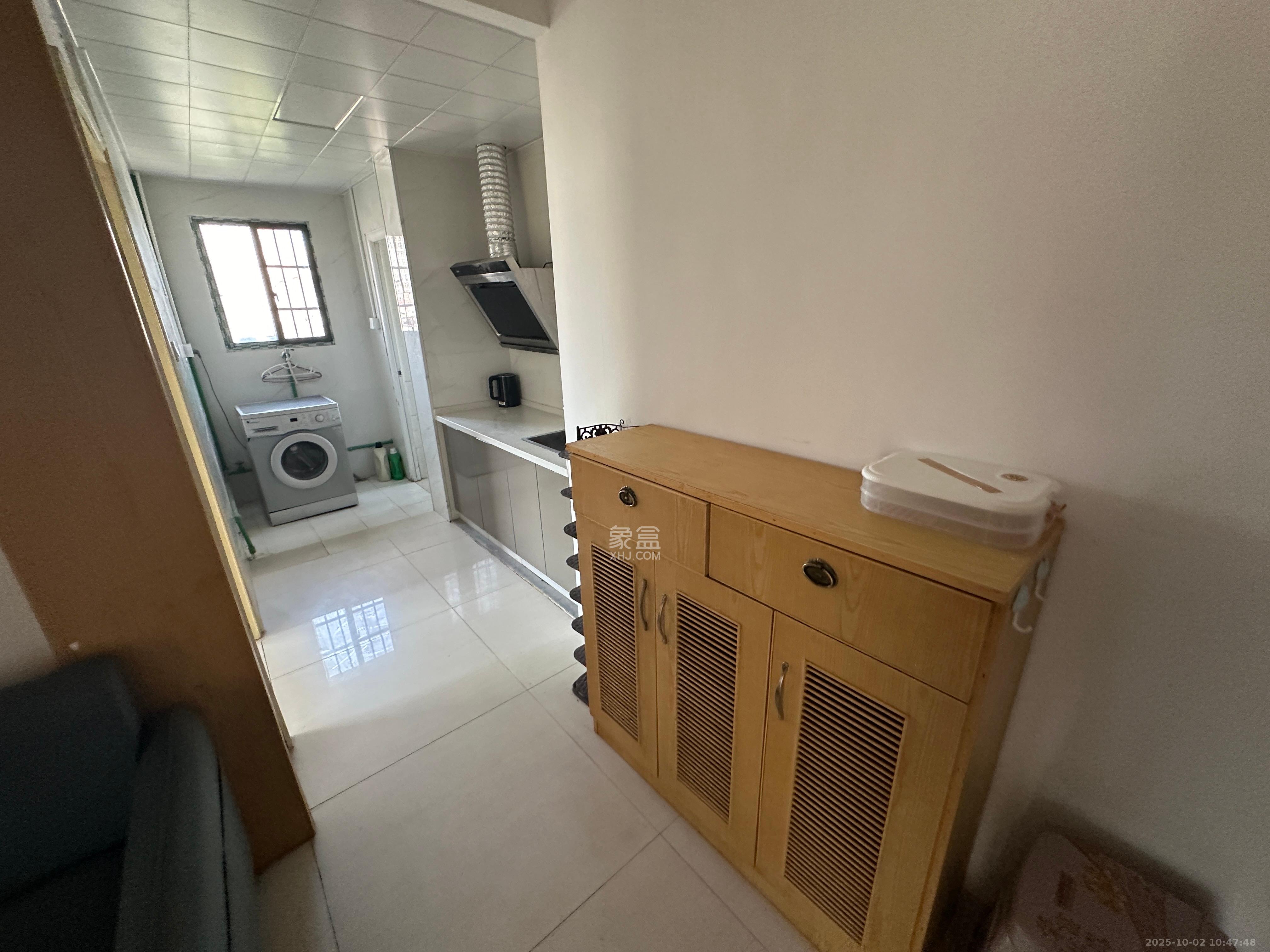 靳江小区 2室0厅0卫 1400.0元/月 靳江小区 2室0厅0卫 1400.0元/月室内图