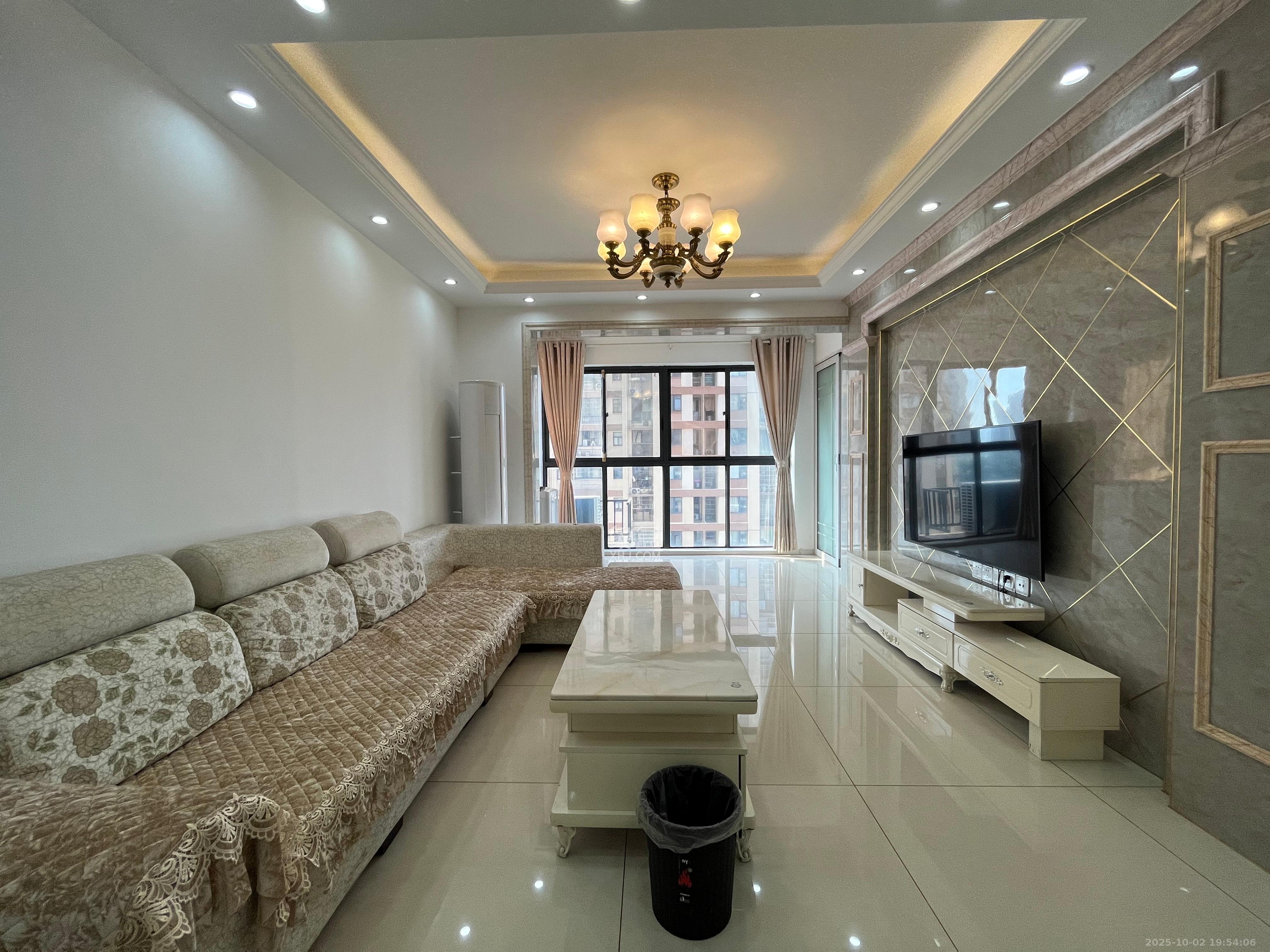 天悦鑫苑  3室2厅2卫    3300.0元/月室内图