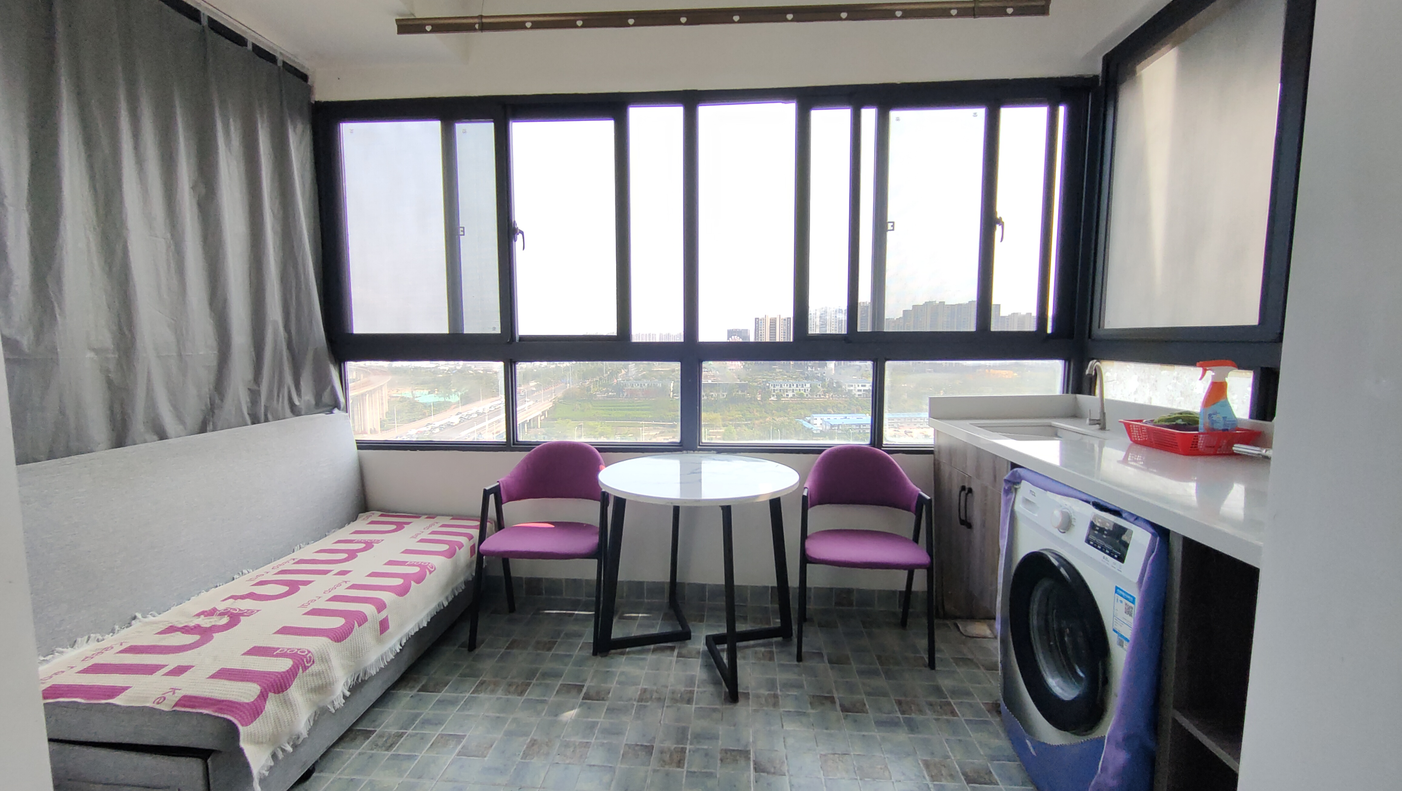 新城吾悦广场 1室0厅1卫 1600.0元/月 新城吾悦广场 1室0厅1卫 1600.0元/月室内图