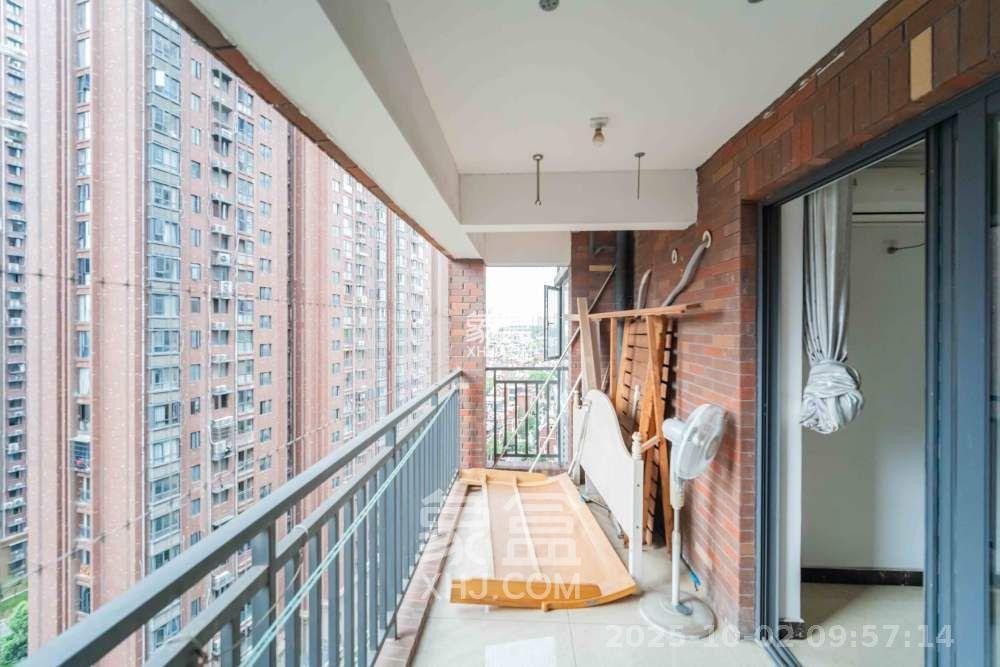 半山壹号  3室2厅2卫   2700.00元/月室内图