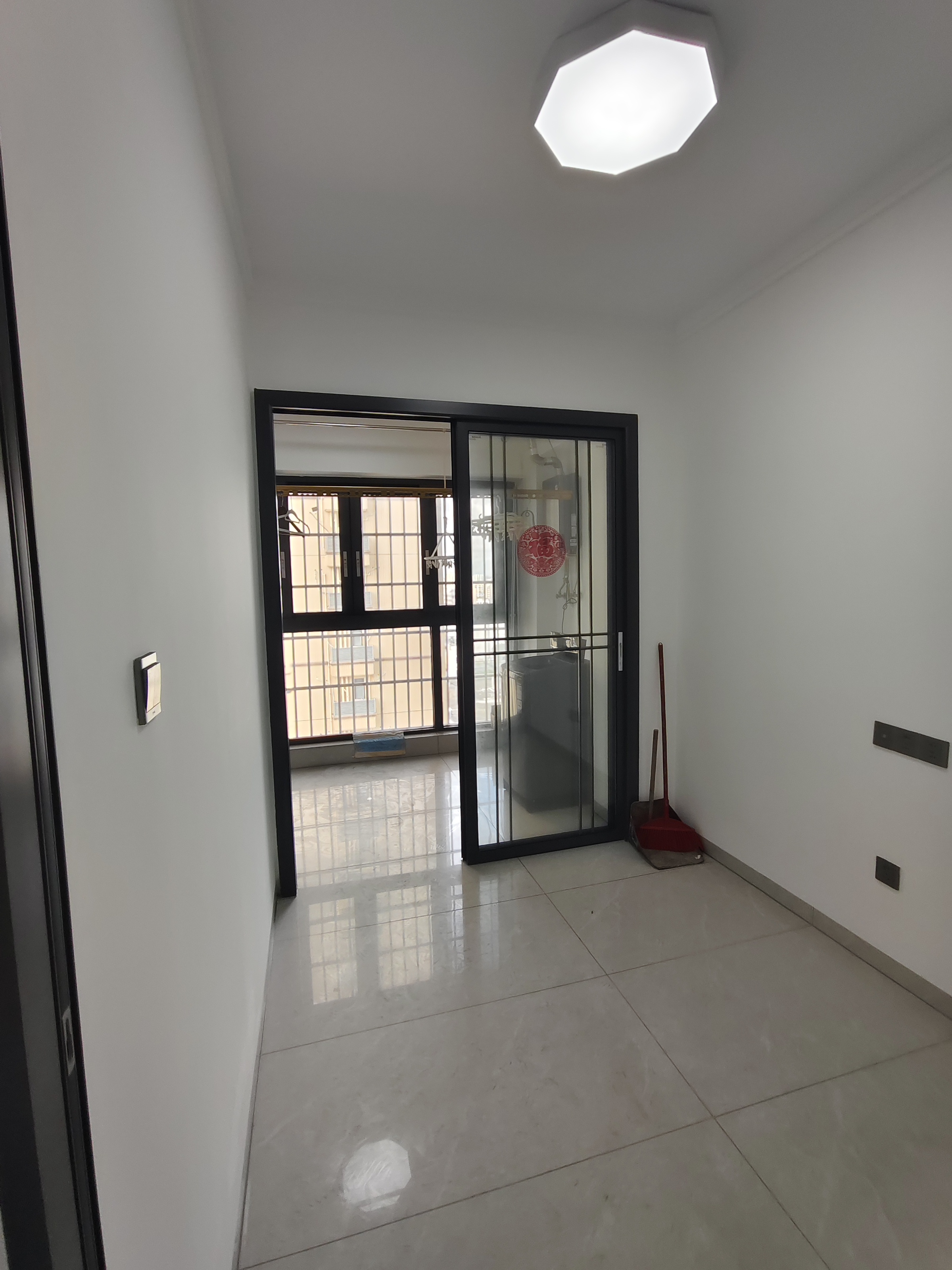 金盘花园(海马金盘花园1期) 3室2厅2卫 3200.0元/月 金盘花园(海马金盘花园1期) 3室2厅2卫 3200.0元/月室内图