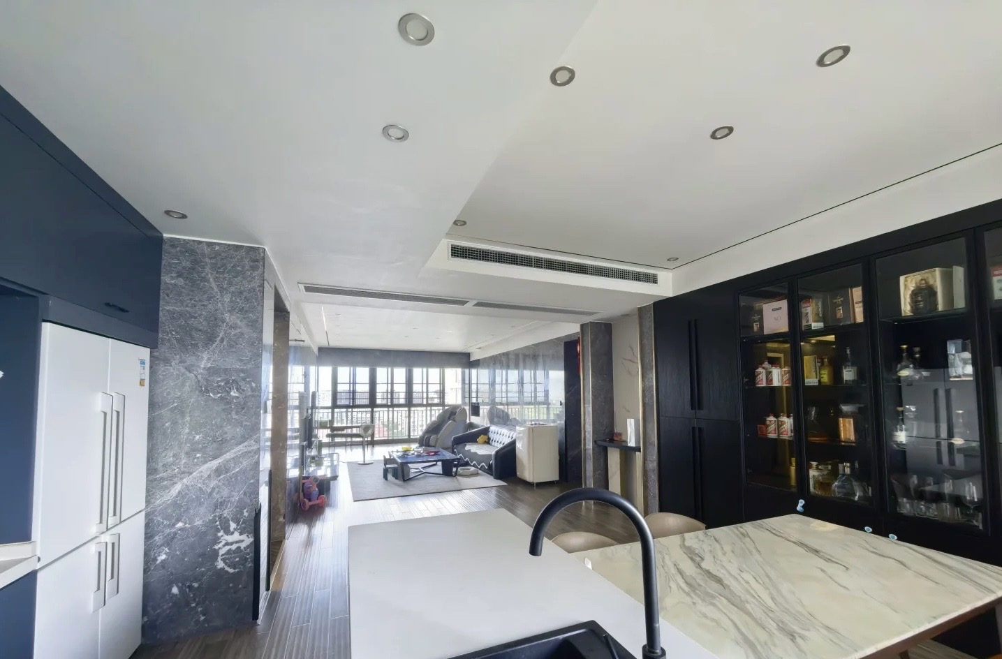 蓝城一号 4室2厅2卫 6000.0元/月 蓝城一号 4室2厅2卫 6000.0元/月室内图