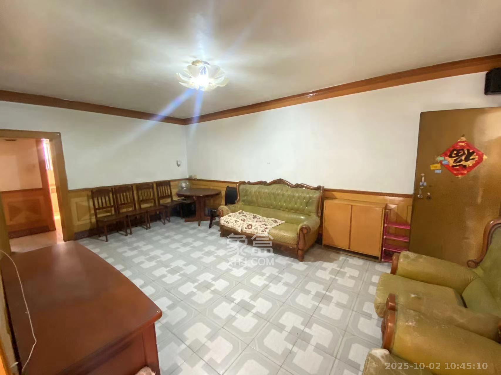 农业银行宿舍(燕子岭)  2室1厅1卫    1500.0元/月 农业银行宿舍(燕子岭)  2室1厅1卫    1500.0元/月室内图