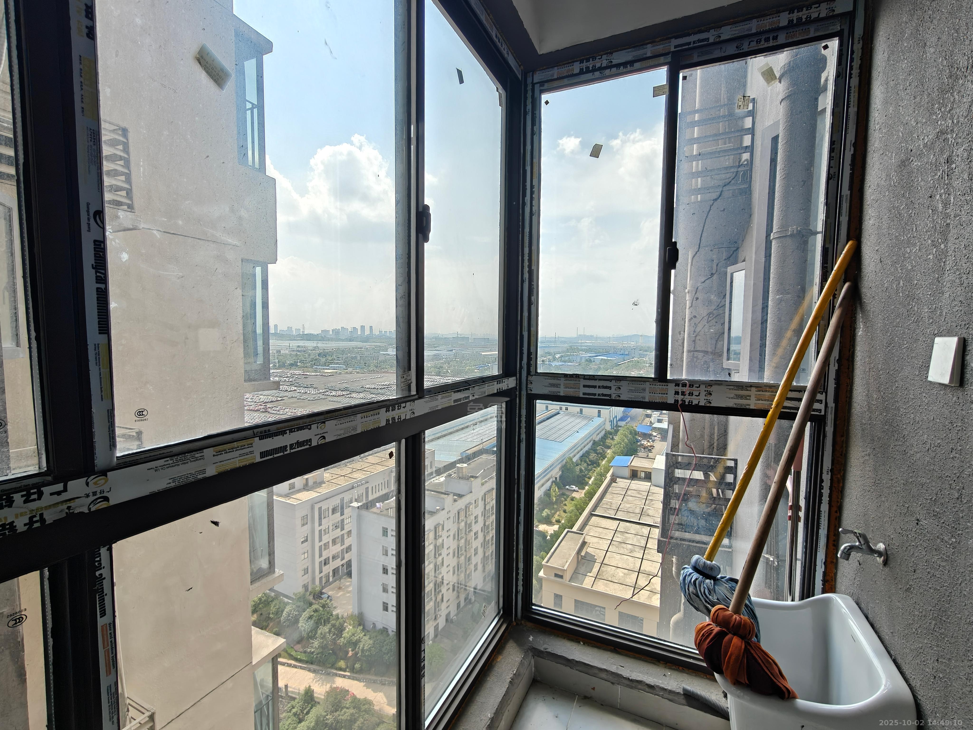 蓝溪谷 3室2厅2卫 2000.0元/月 蓝溪谷 3室2厅2卫 2000.0元/月室内图