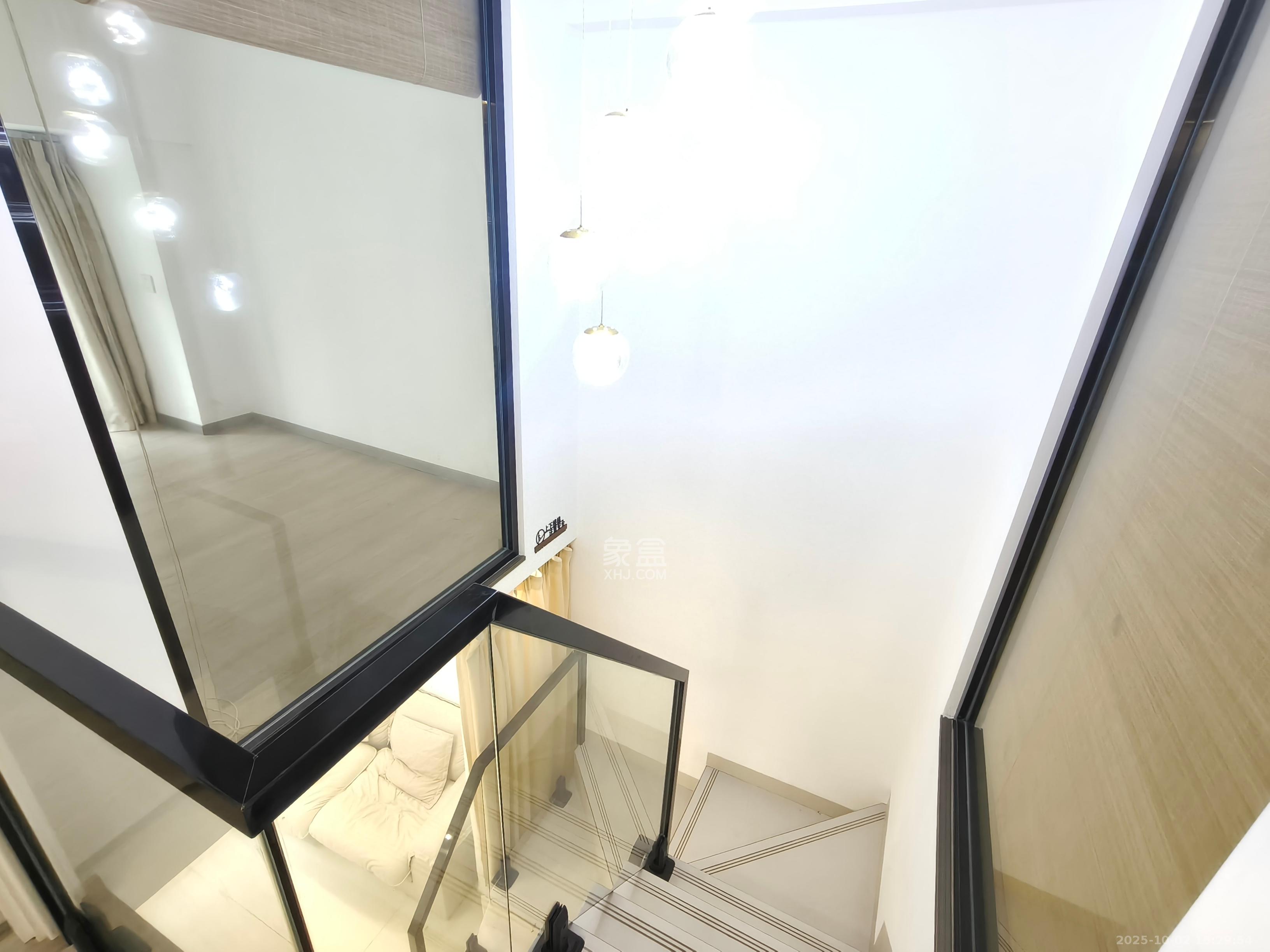 龙湖铂金岛  2室1厅1卫    2200.0元/月室内图