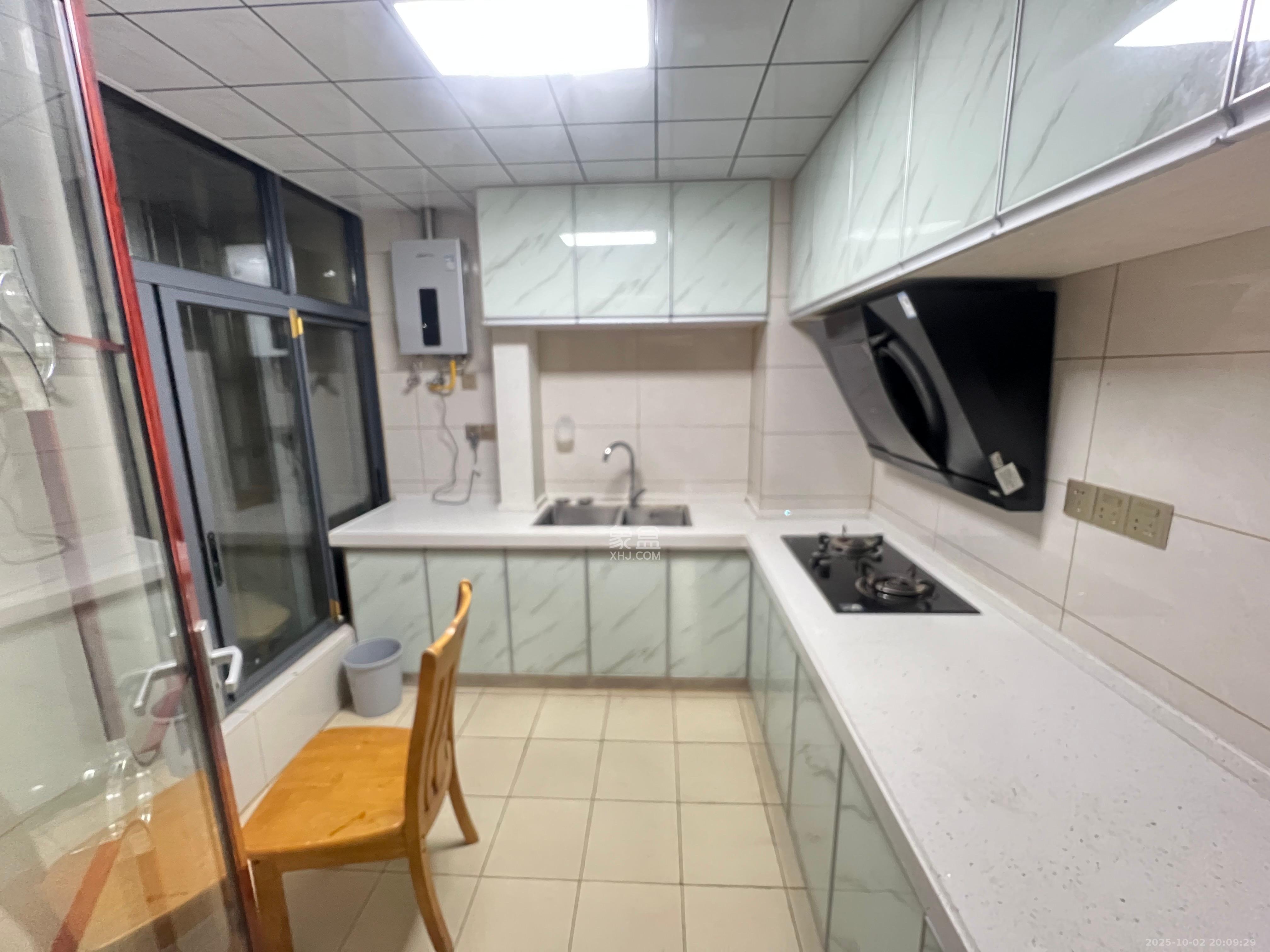 星城新宇川河苑 2室2厅1卫 1700.00元/月 星城新宇川河苑 2室2厅1卫 1700.00元/月室内图