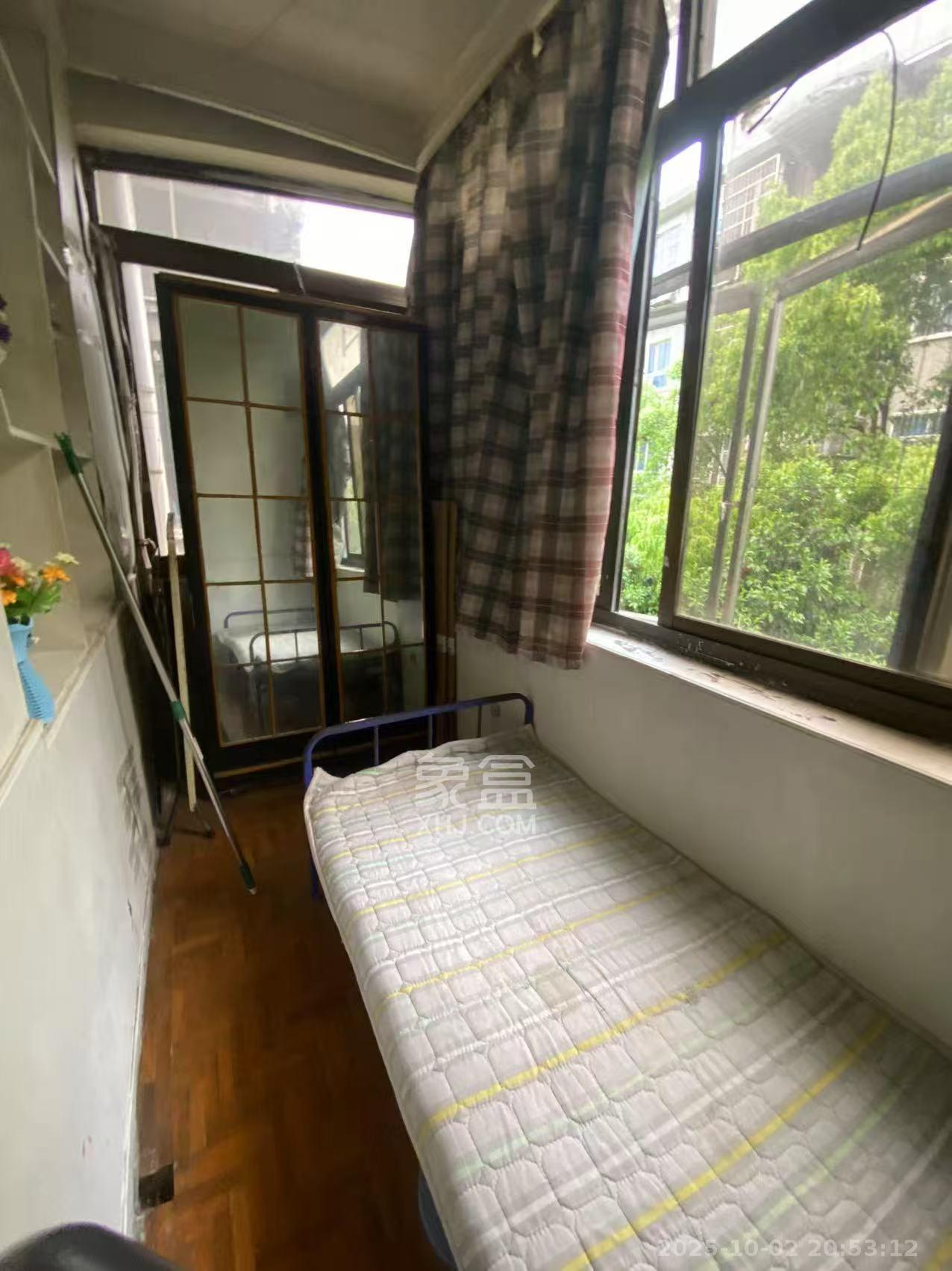 向韶村 2室1厅1卫 1300.0元/月 向韶村 2室1厅1卫 1300.0元/月室内图