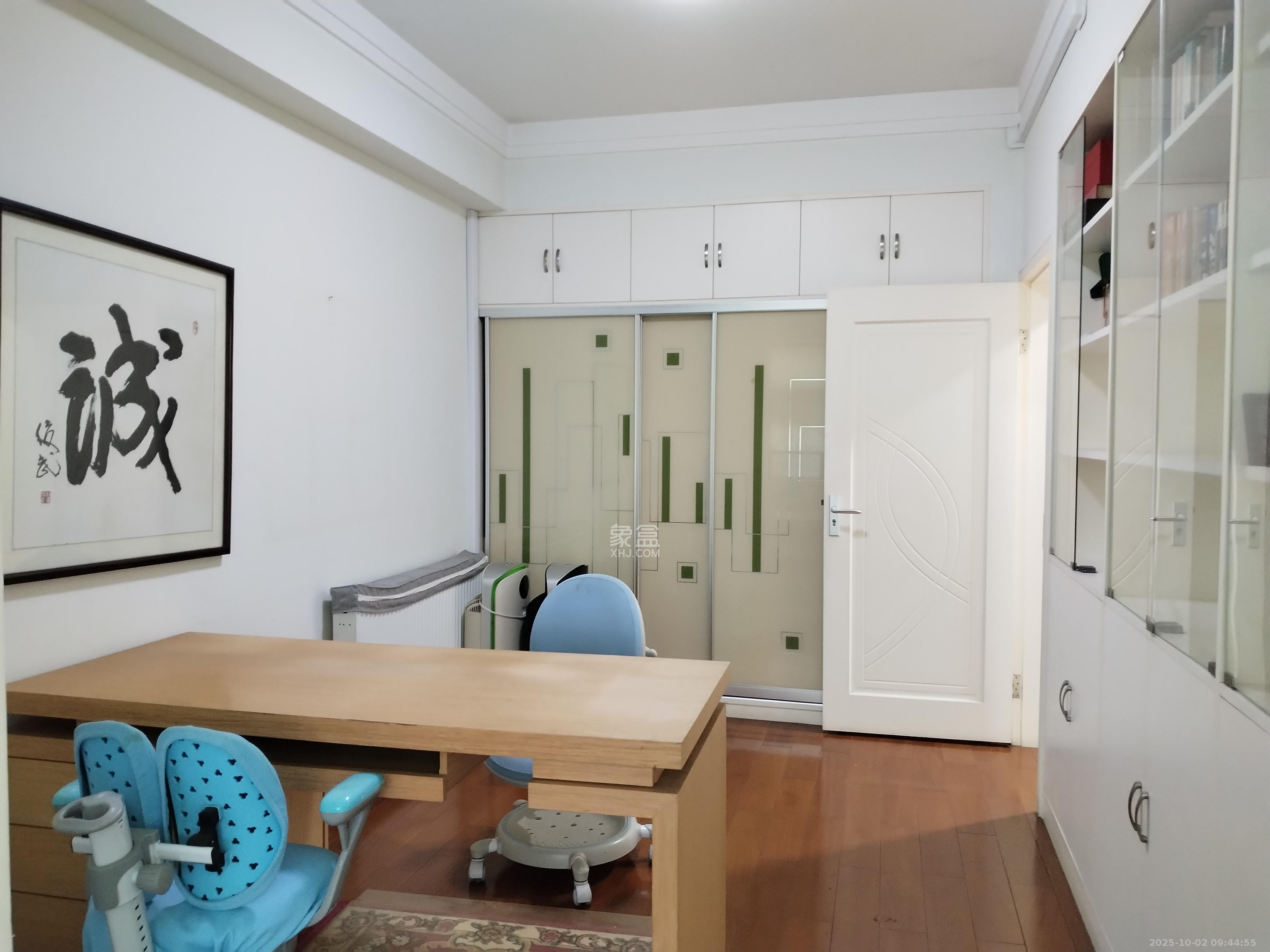 梦泽园 3室2厅2卫 4000.0元/月 梦泽园 3室2厅2卫 4000.0元/月室内图