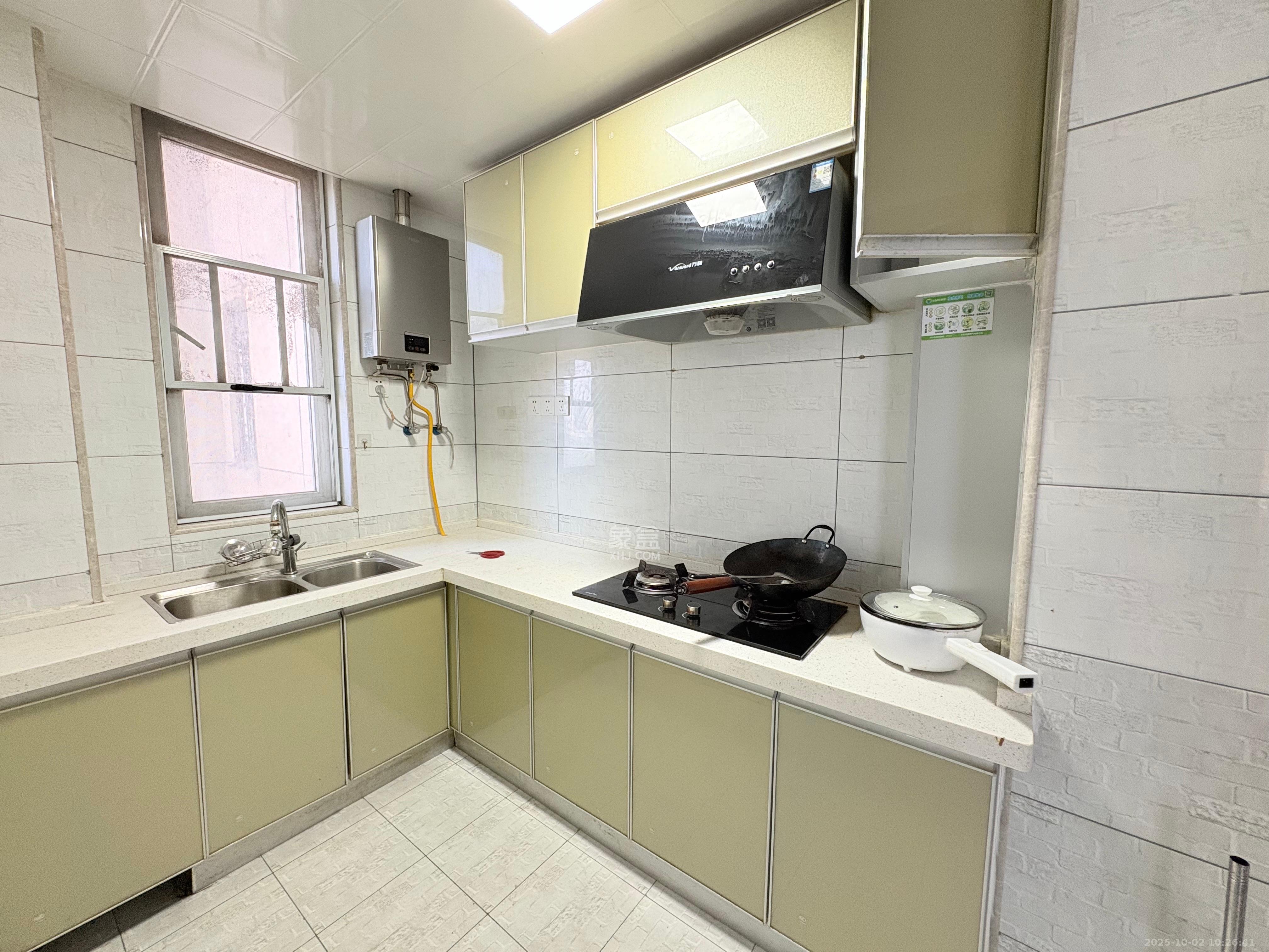 芙蓉万国城MOMA(卓越汇富苑) 4室2厅2卫 2680.0元/月 芙蓉万国城MOMA(卓越汇富苑) 4室2厅2卫 2680.0元/月室内图