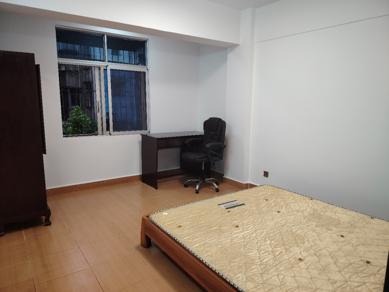 十四中学宿舍  3室2厅1卫   2500.00元/月室内图
