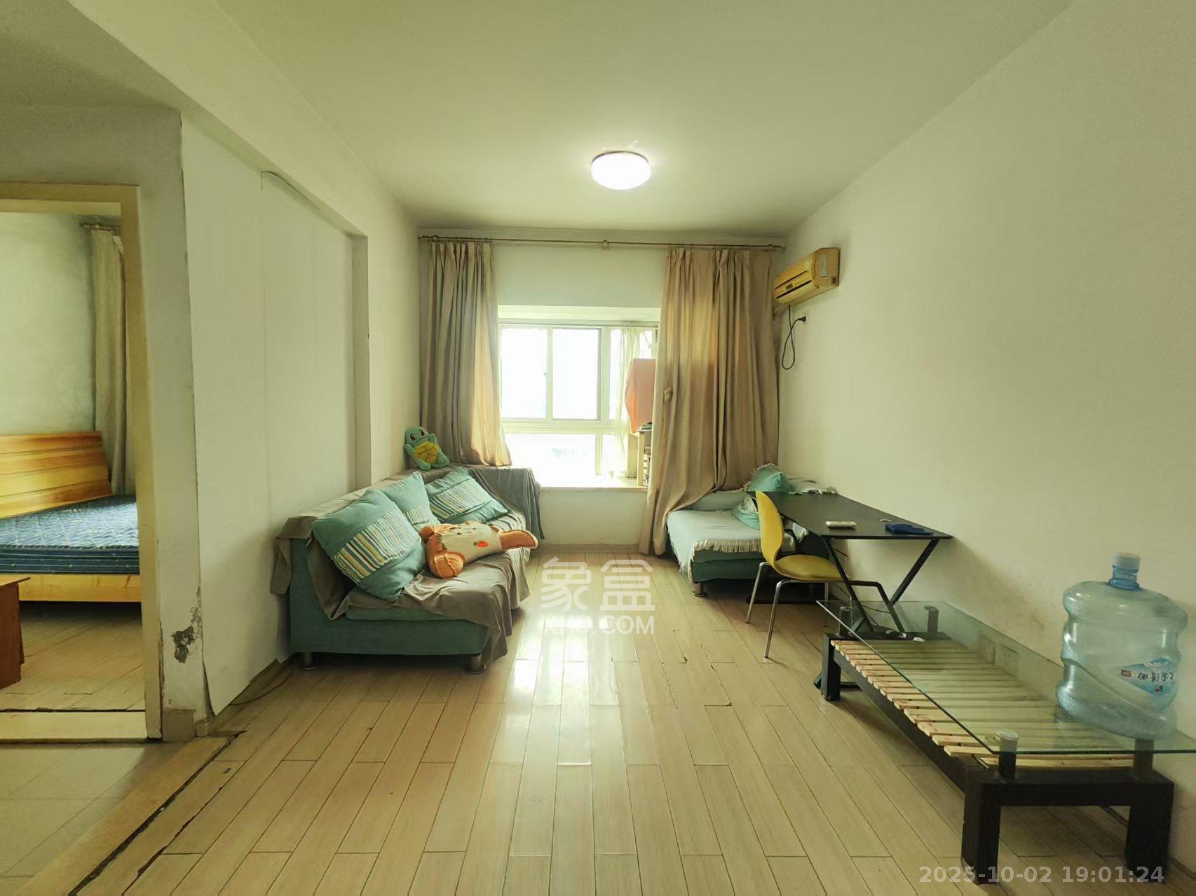 都市晨光  1室1厅1卫    1200.0元/月 都市晨光  1室1厅1卫    1200.0元/月室内图